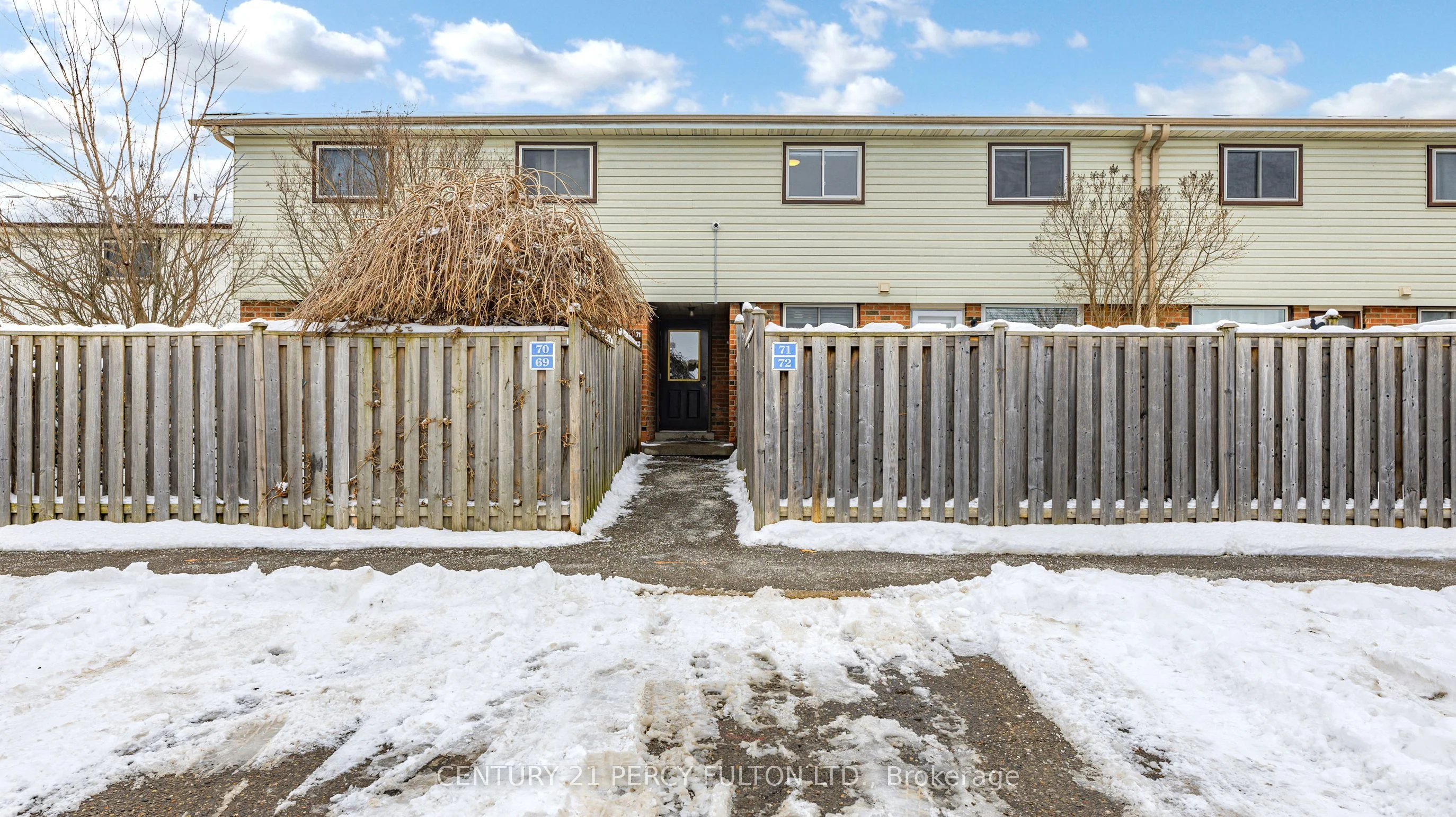 Condo Townhouse in Oshawa