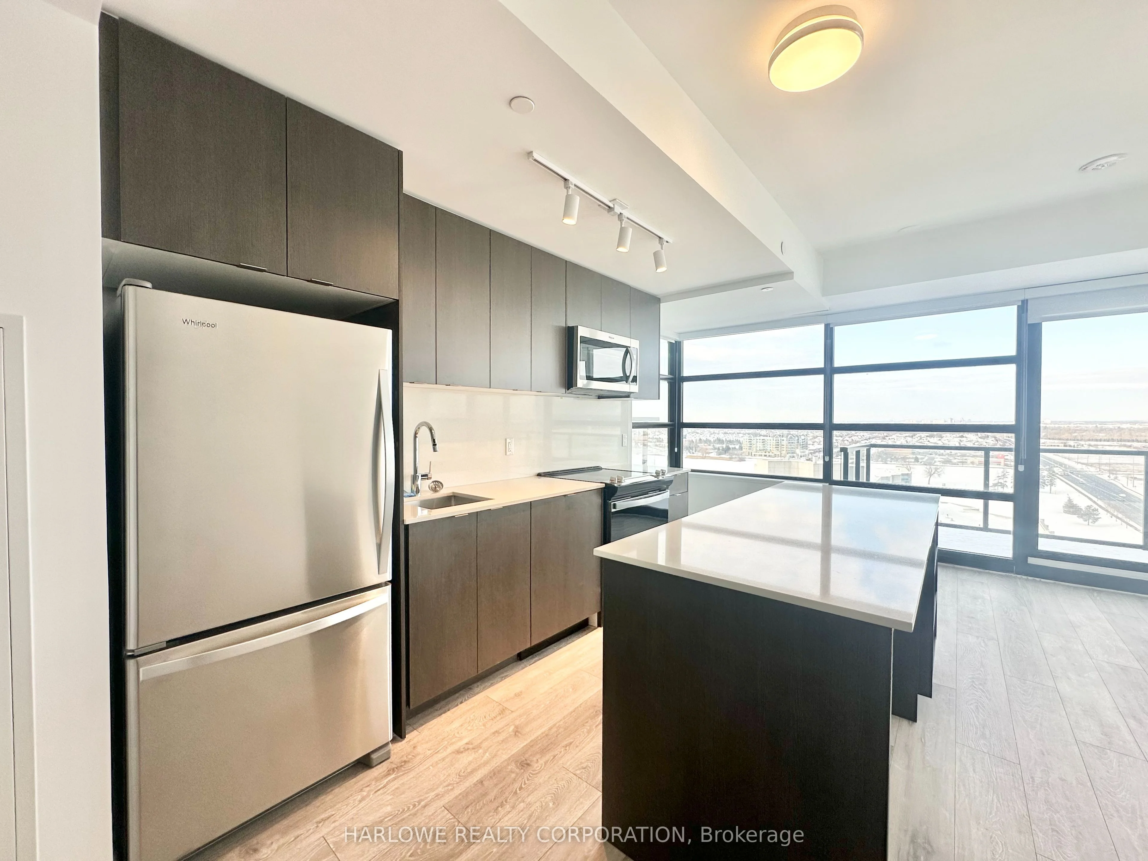 1606 Charles Street 1506 A, Whitby, On L1n 0p1