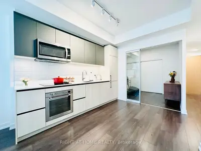 Condo Apartment in Toronto