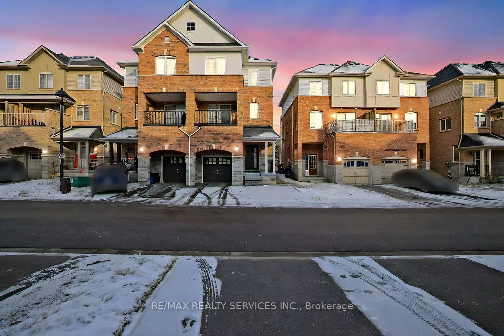 Semi-Detached in Ajax
