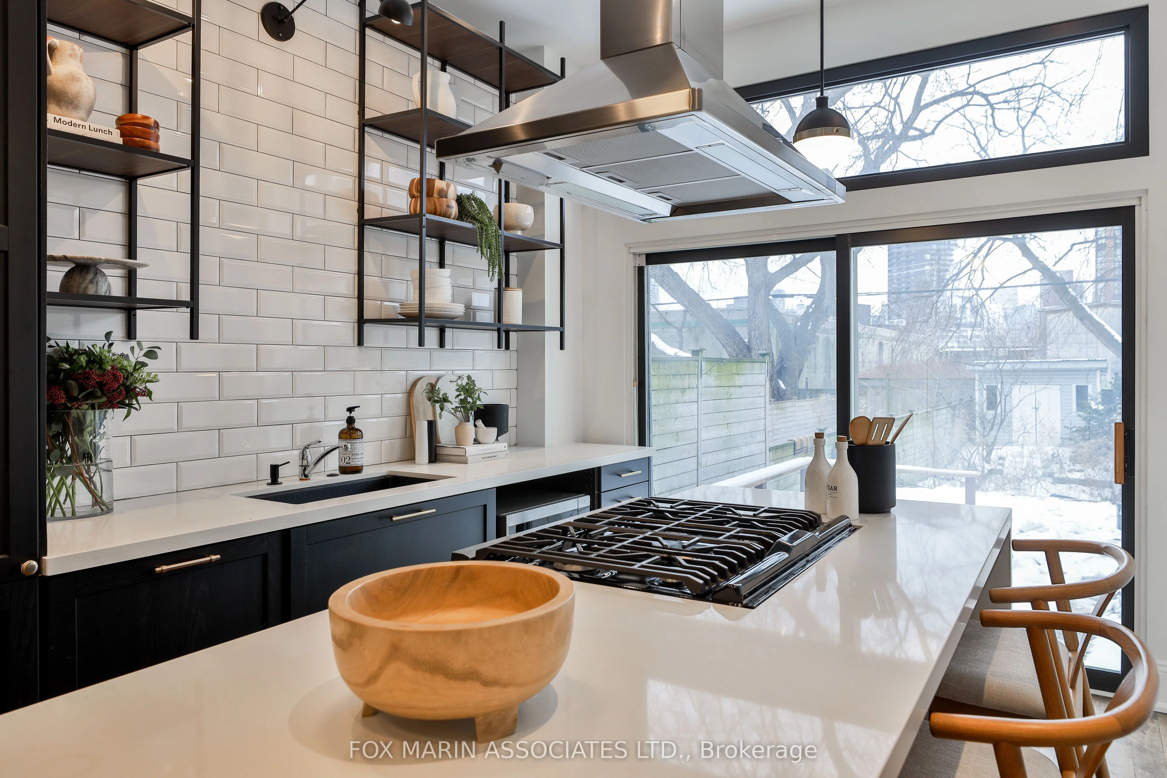 Att/Row/Townhouse in Toronto
