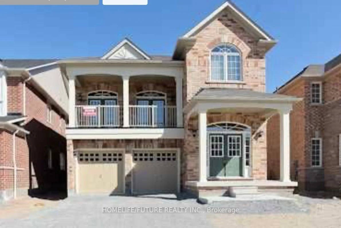 Detached in Whitby