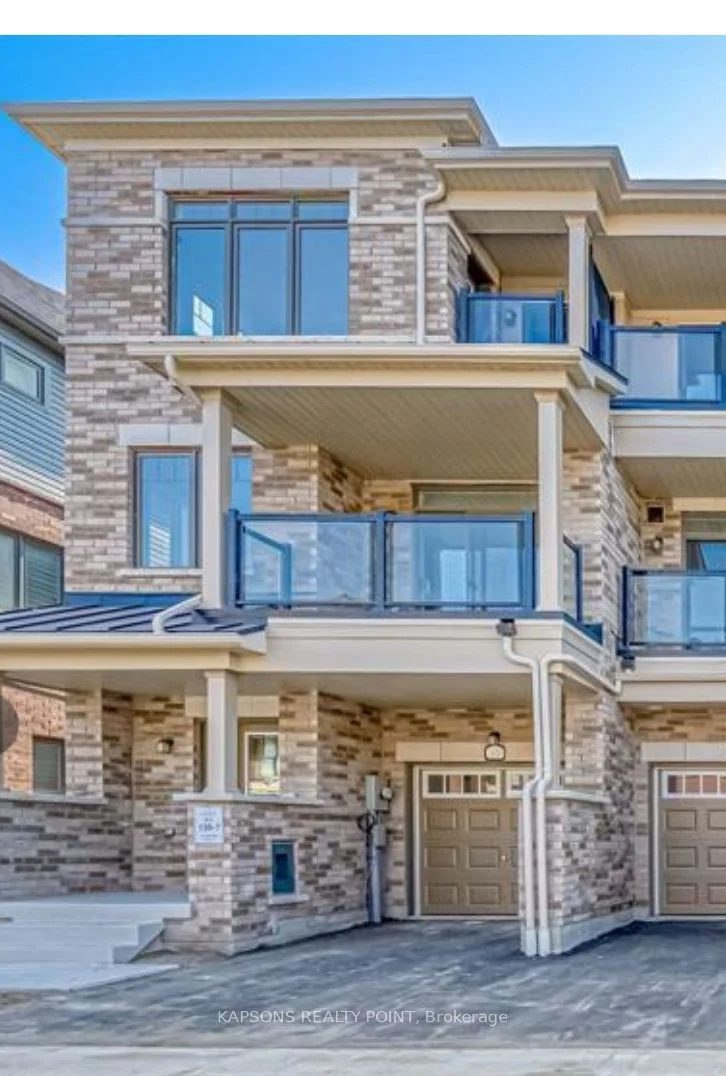 Att/Row/Townhouse in Oshawa