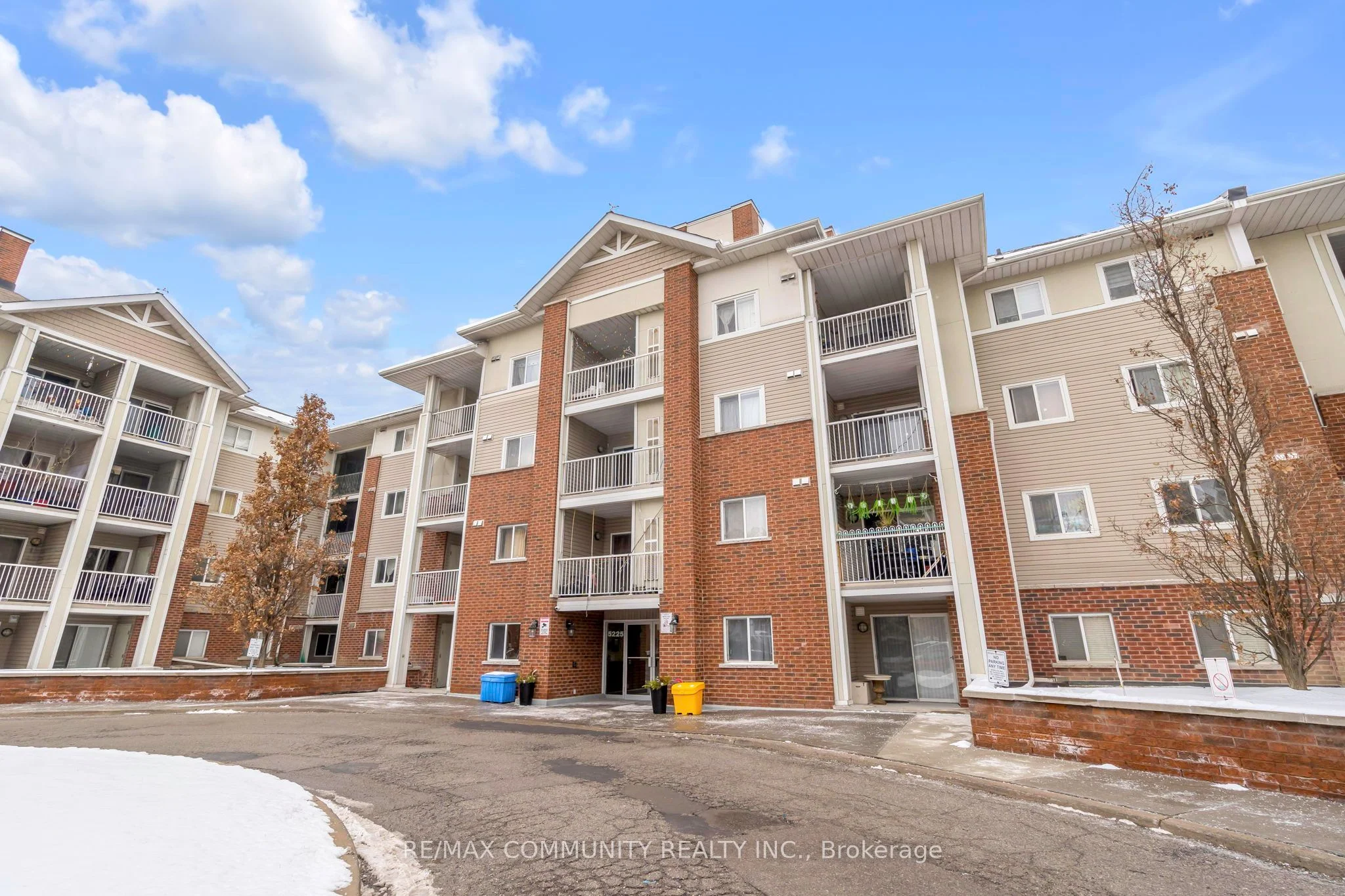 Condo Apartment in Toronto