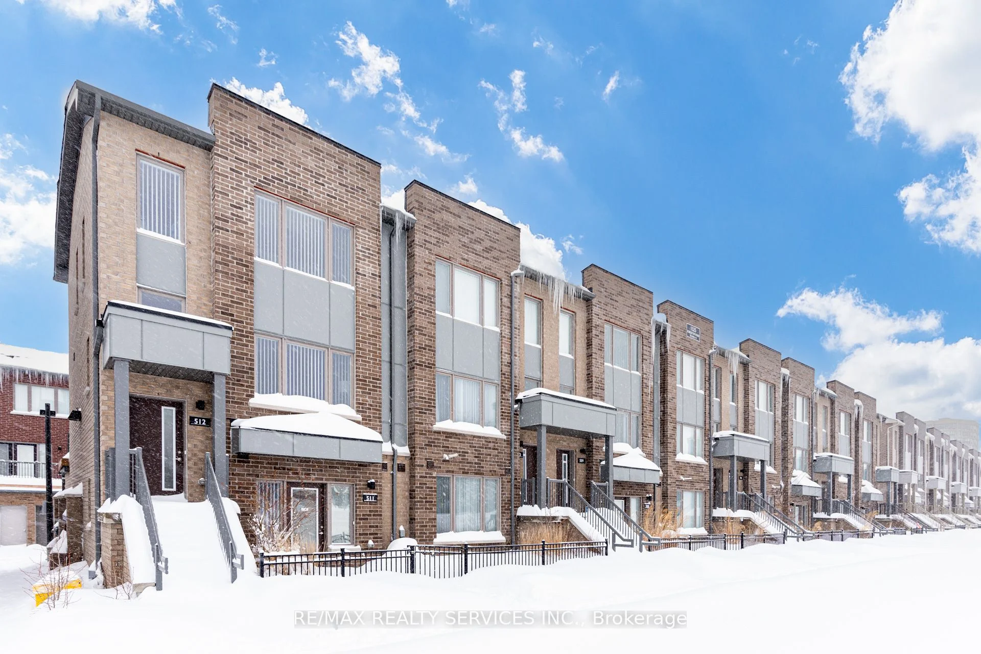 Condo Townhouse in Pickering