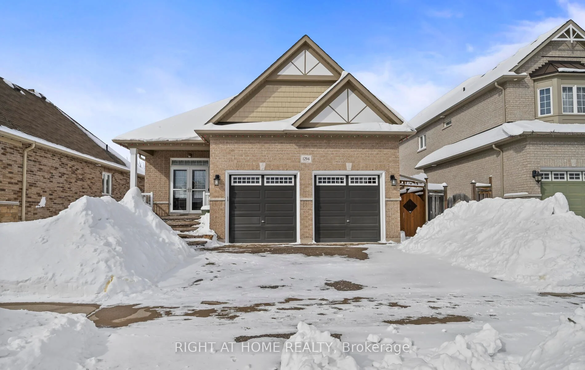 Detached in Oshawa