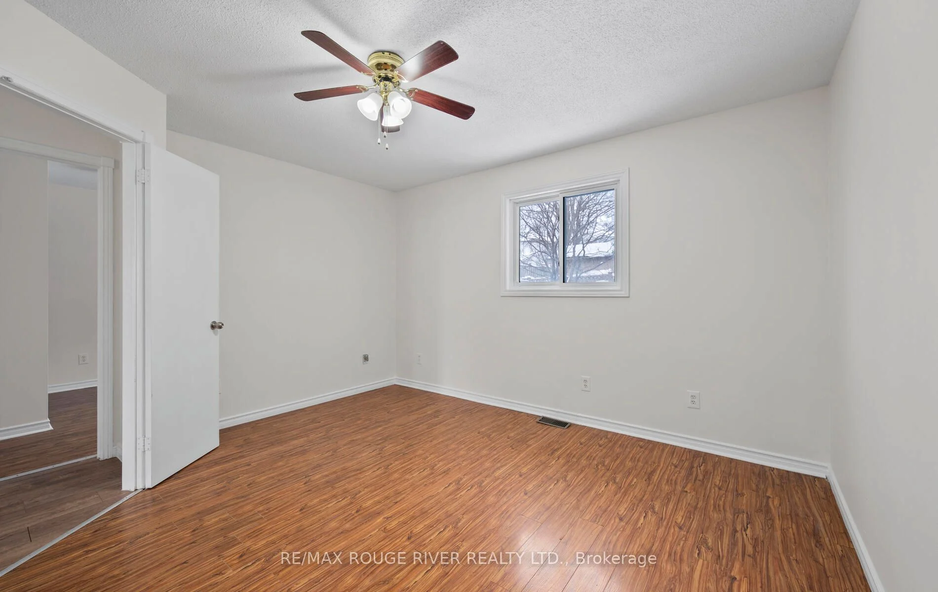 210 Overbank Drive, Oshawa, ON L1J 7W9