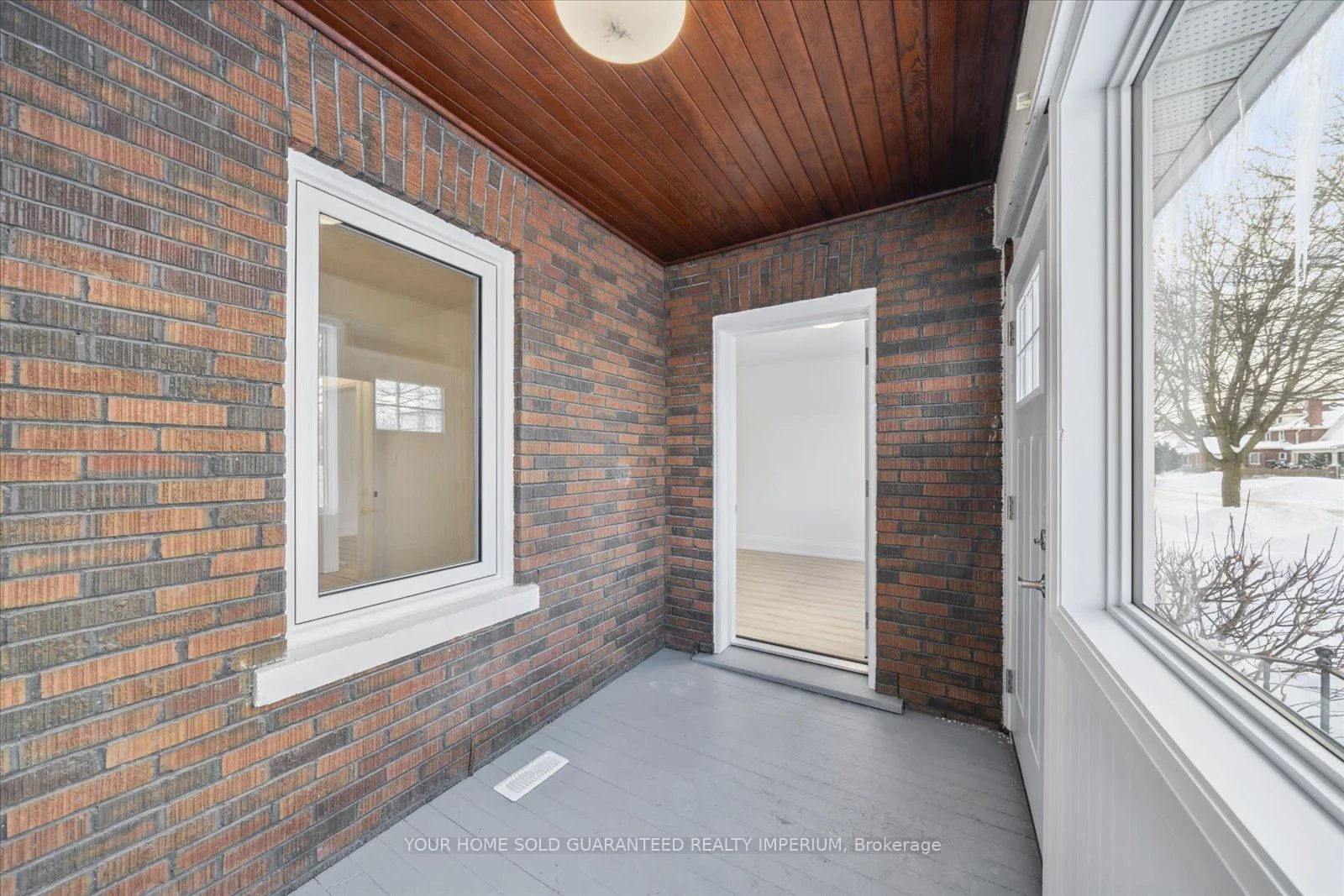 27 Burk Street, Oshawa, On L1j 4c1