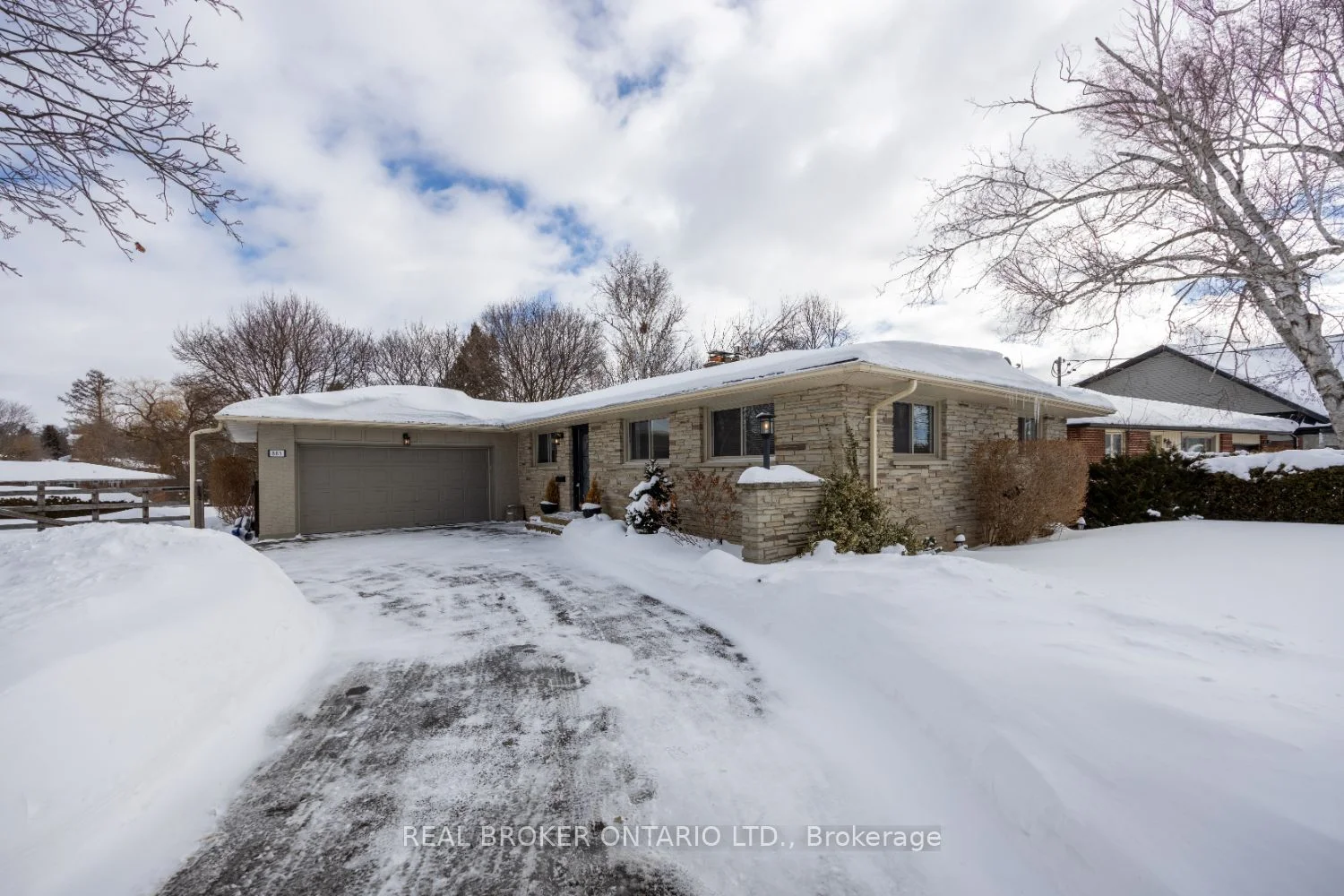 Detached in Oshawa