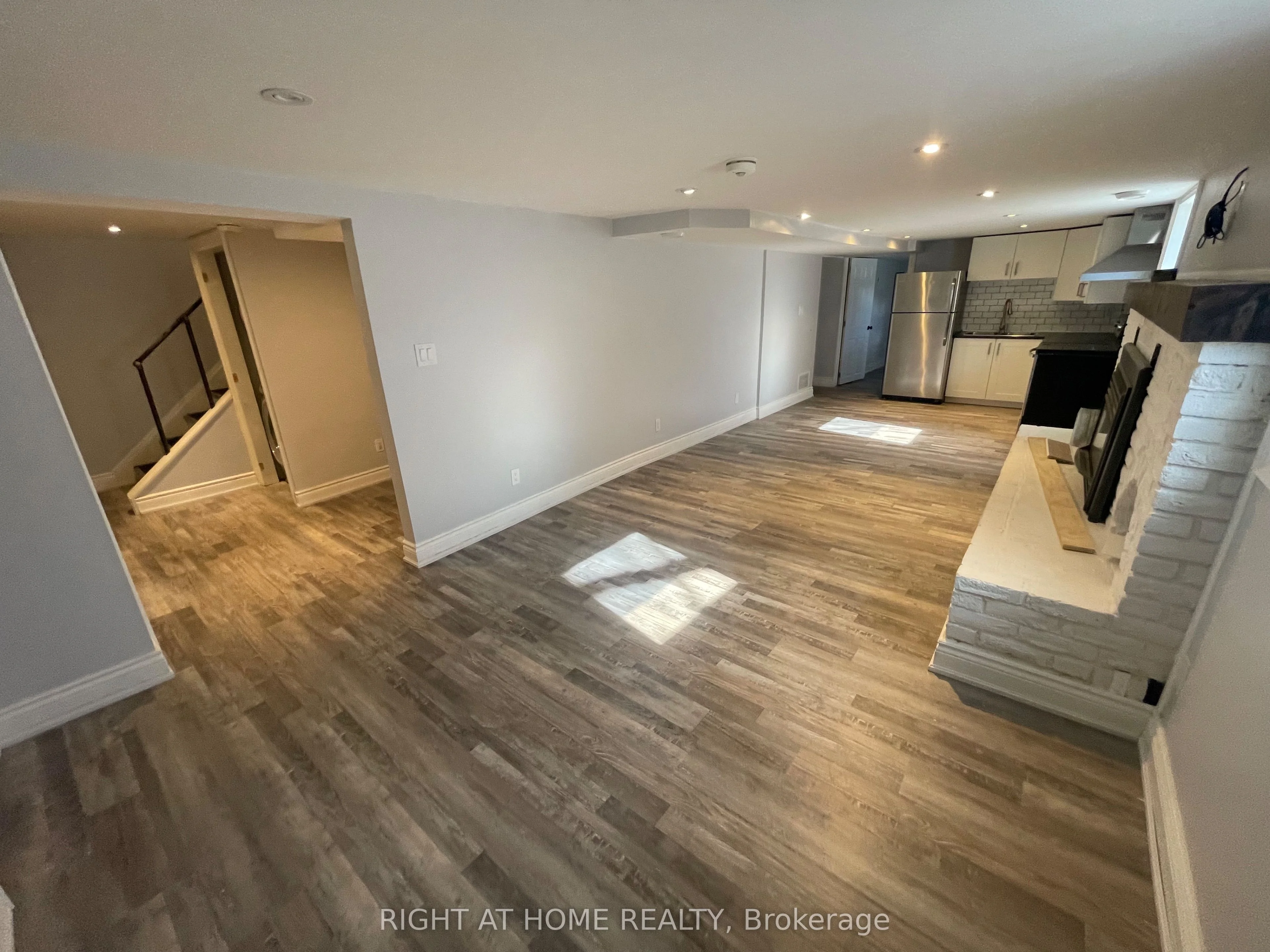 593 Grierson Street Lower, Oshawa, ON L1G 5J3