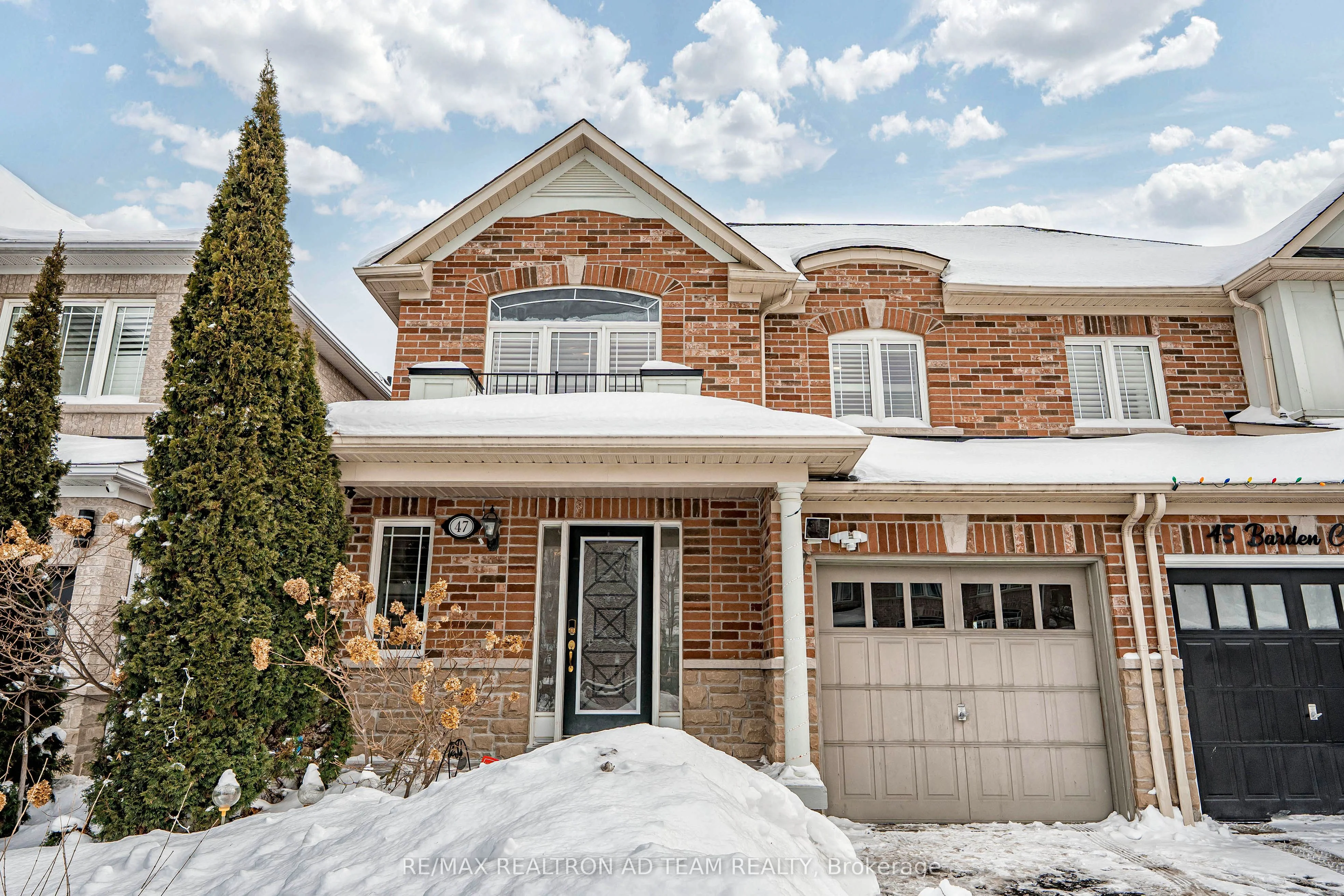 Semi-Detached in Ajax