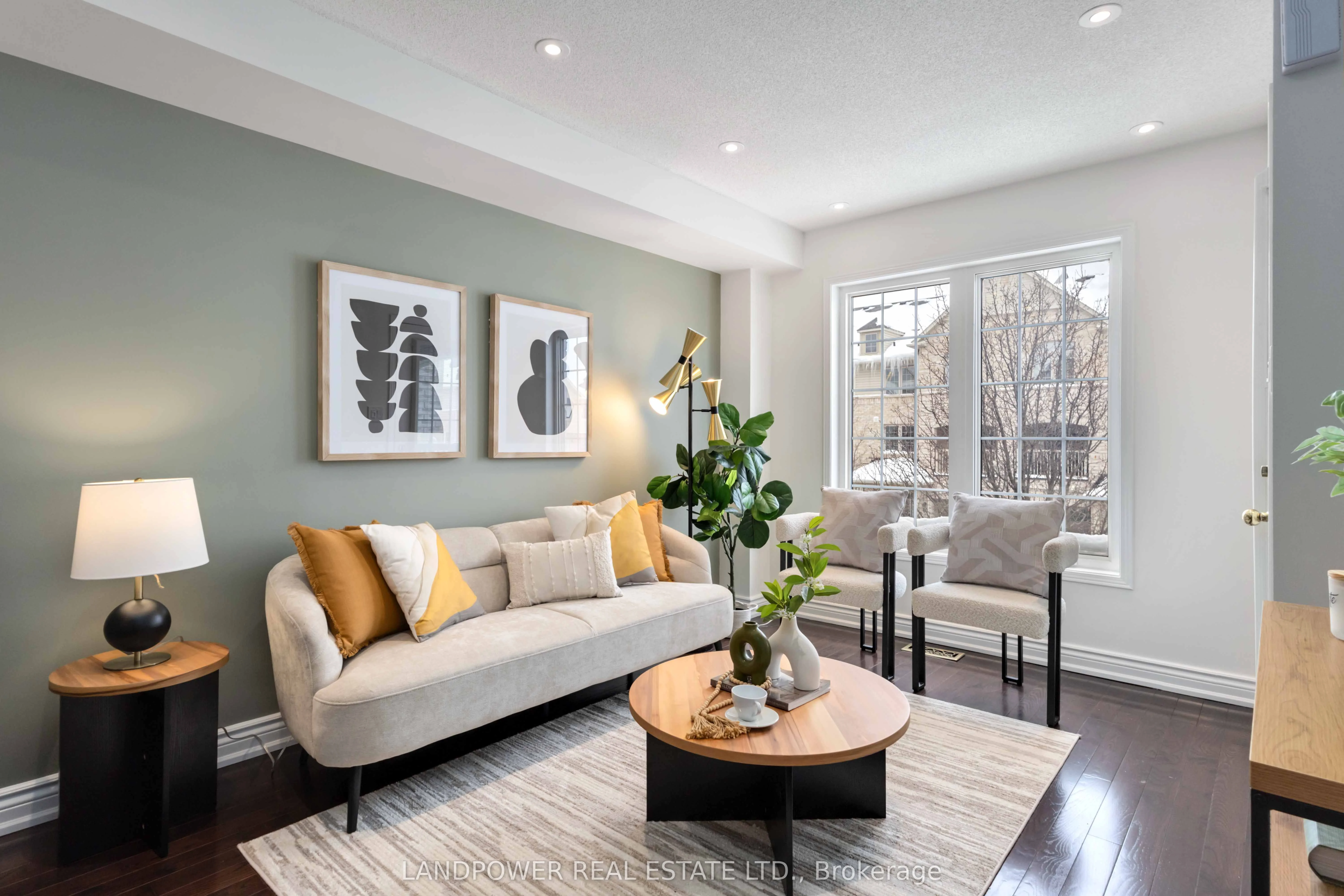 Att/Row/Townhouse in Ajax