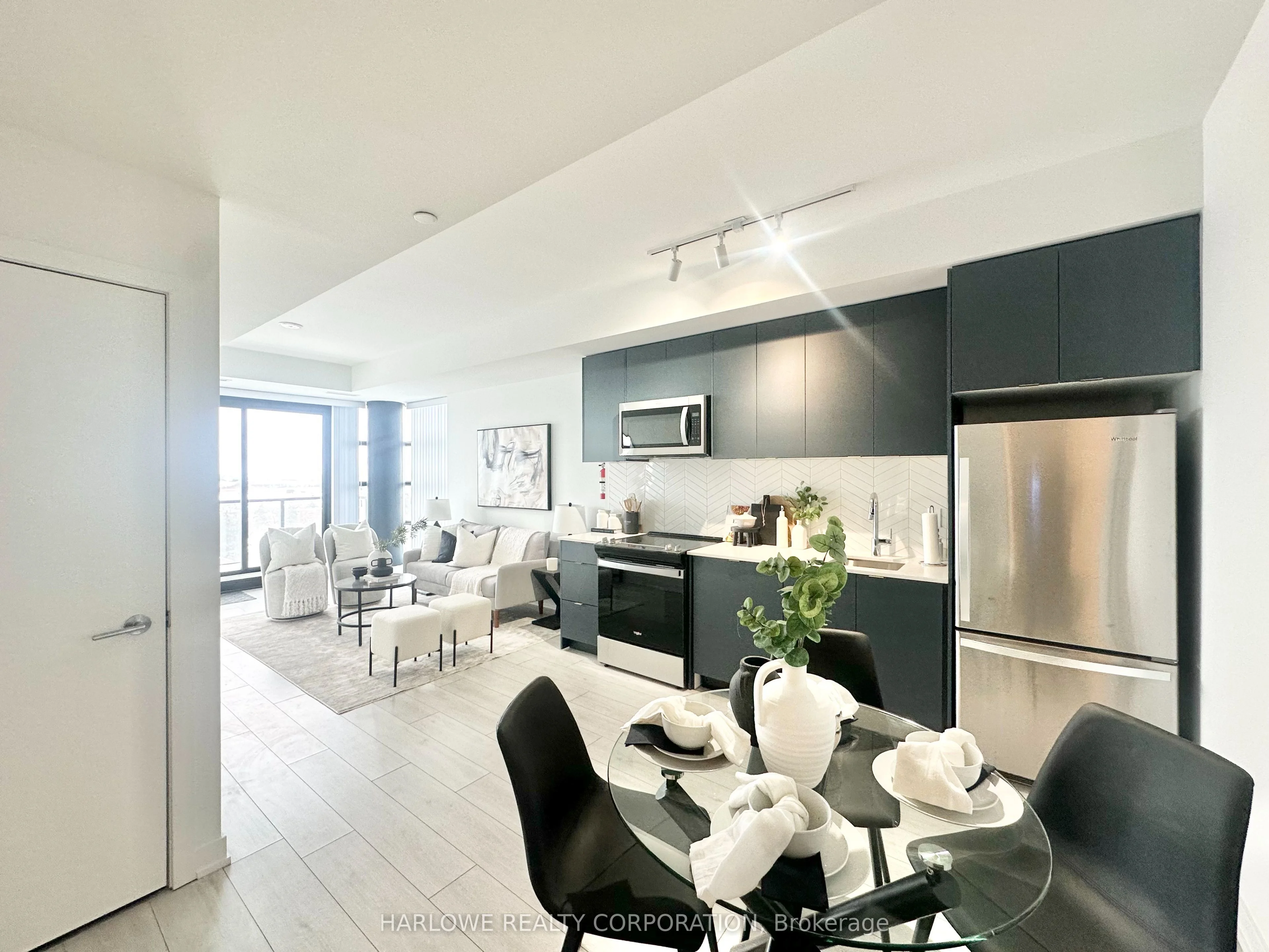 1606 Charles Street 1203 A, Whitby, ON L1N 0P1
