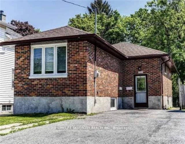 Detached in Oshawa