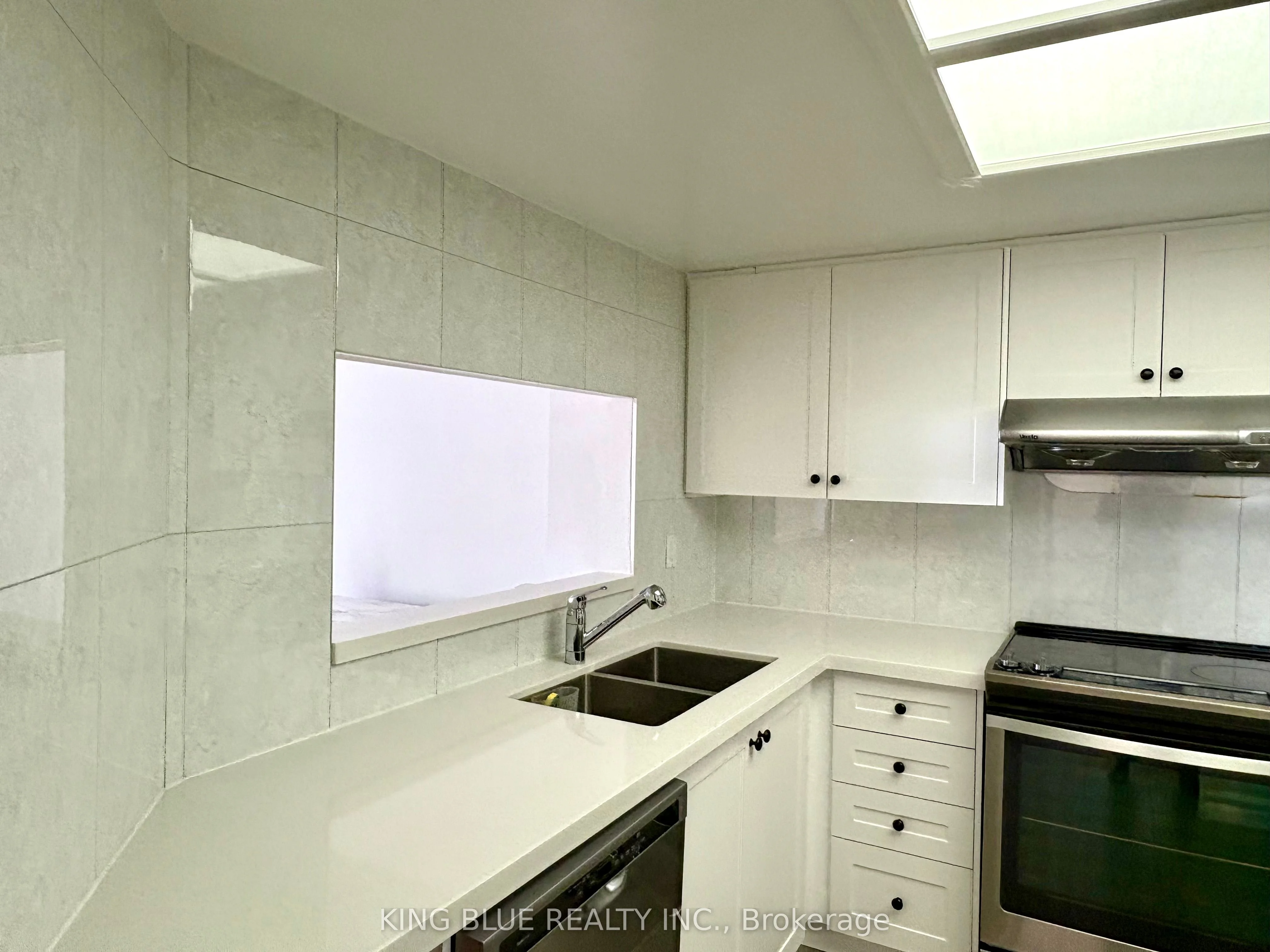 330 Alton Towers Circle 1208, Toronto E07, ON M1V 5H3