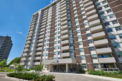 Condo Apartment in Ajax