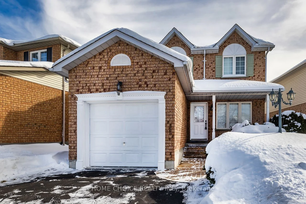 Detached in Oshawa