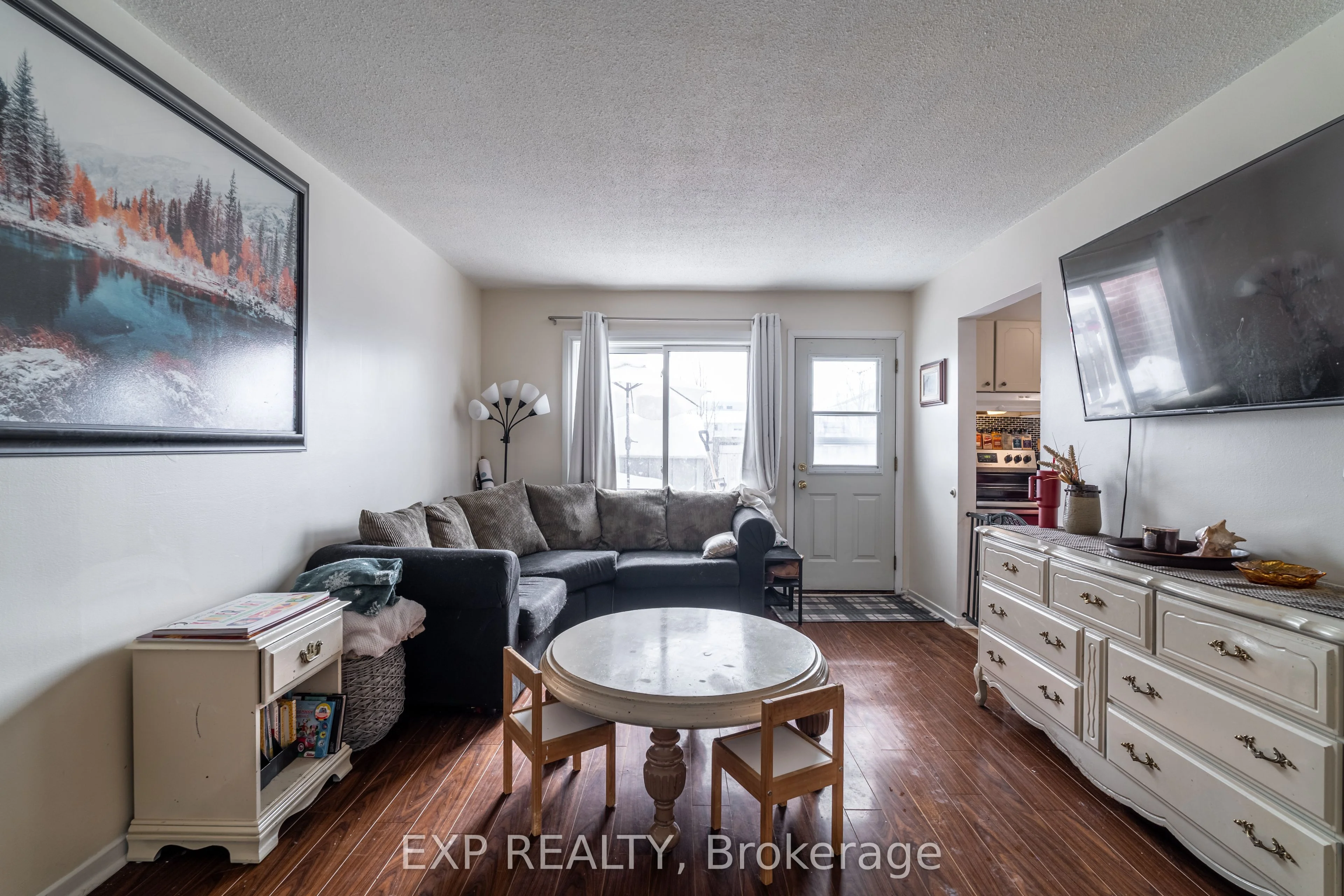 Condo Townhouse in Oshawa