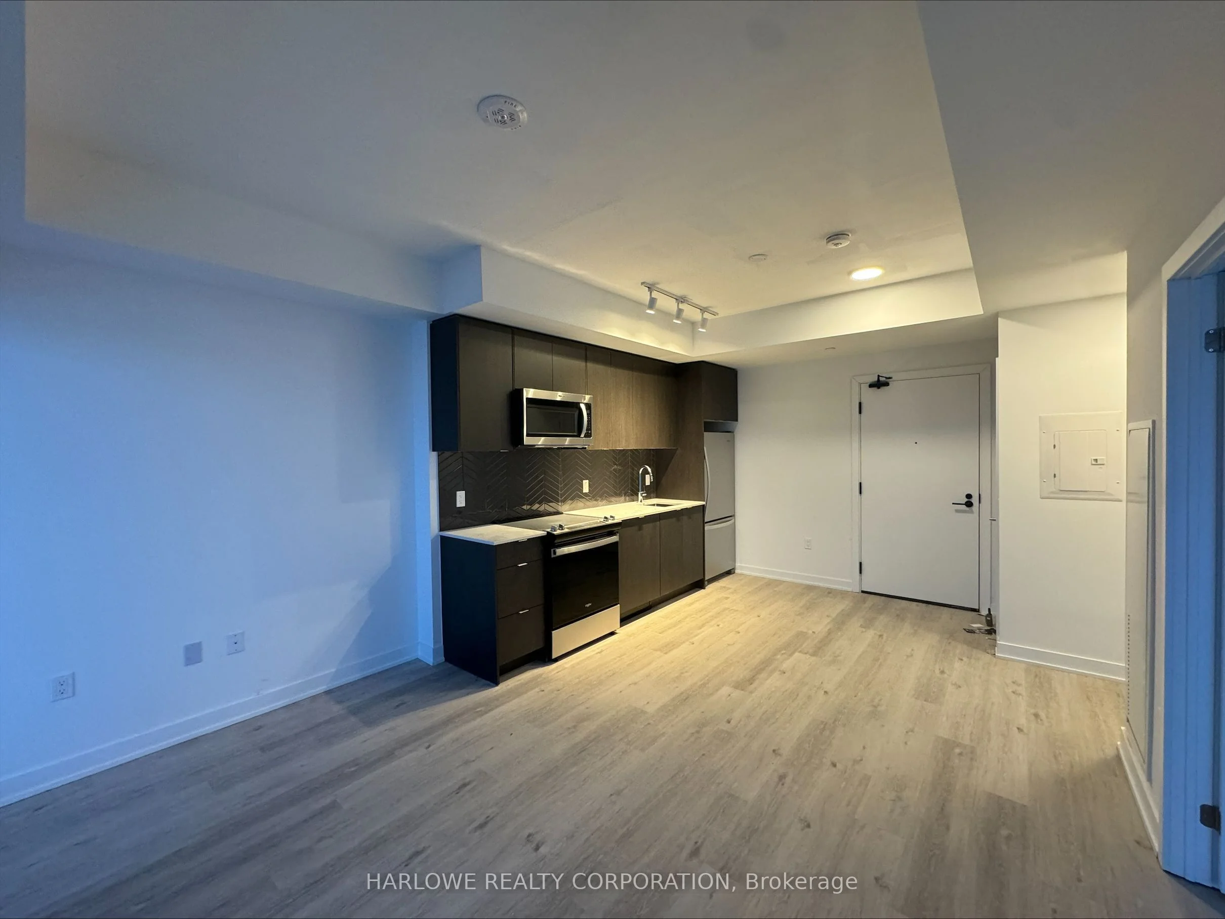 Condo Apartment in Whitby