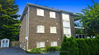 Triplex in Oshawa