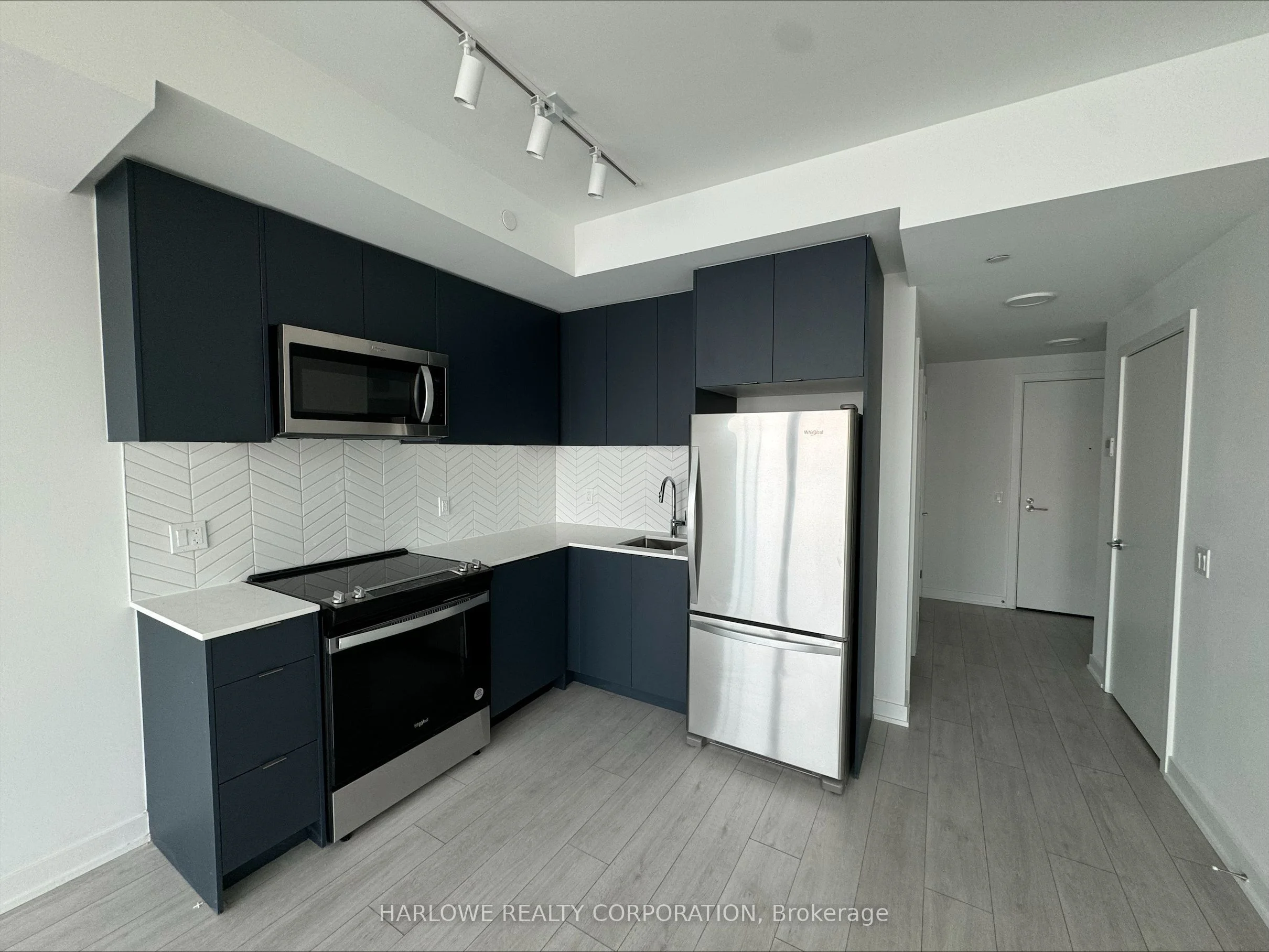 1614 Charles Street 433 D, Whitby, On L1n 0p4