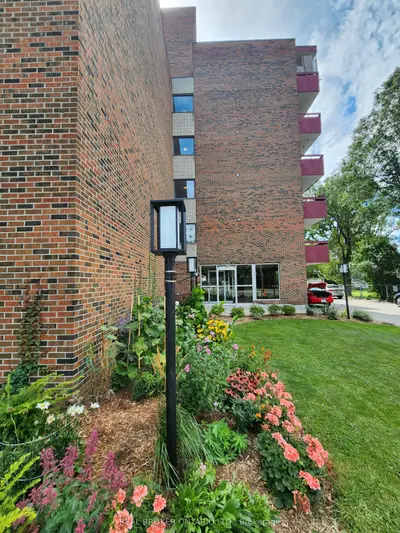 97 Nonquon Road 201, Oshawa, On L1g 3r8