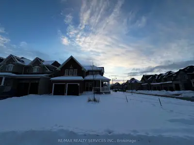 Detached in Oshawa