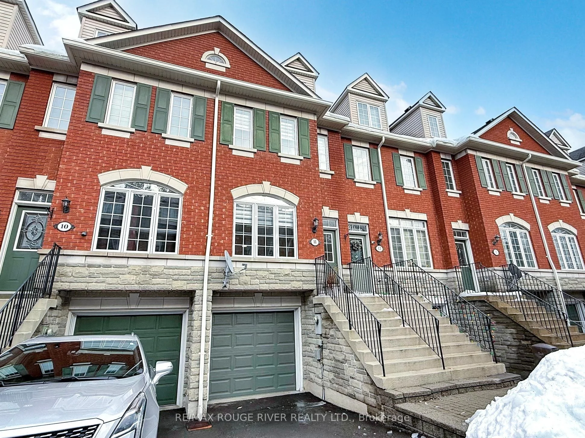 Condo Townhouse in Pickering