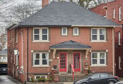 Duplex in Toronto