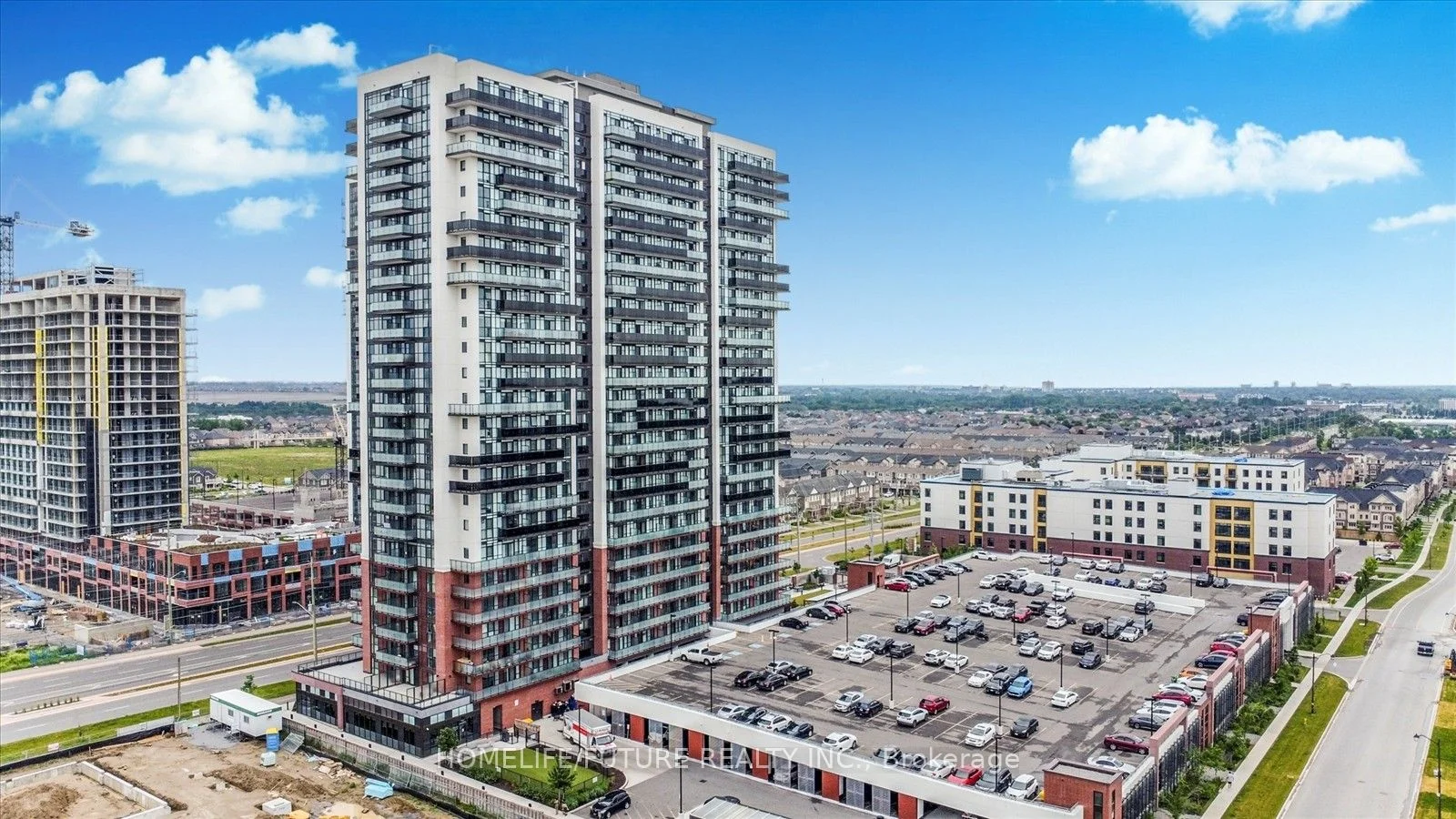 Condo Apartment in Oshawa