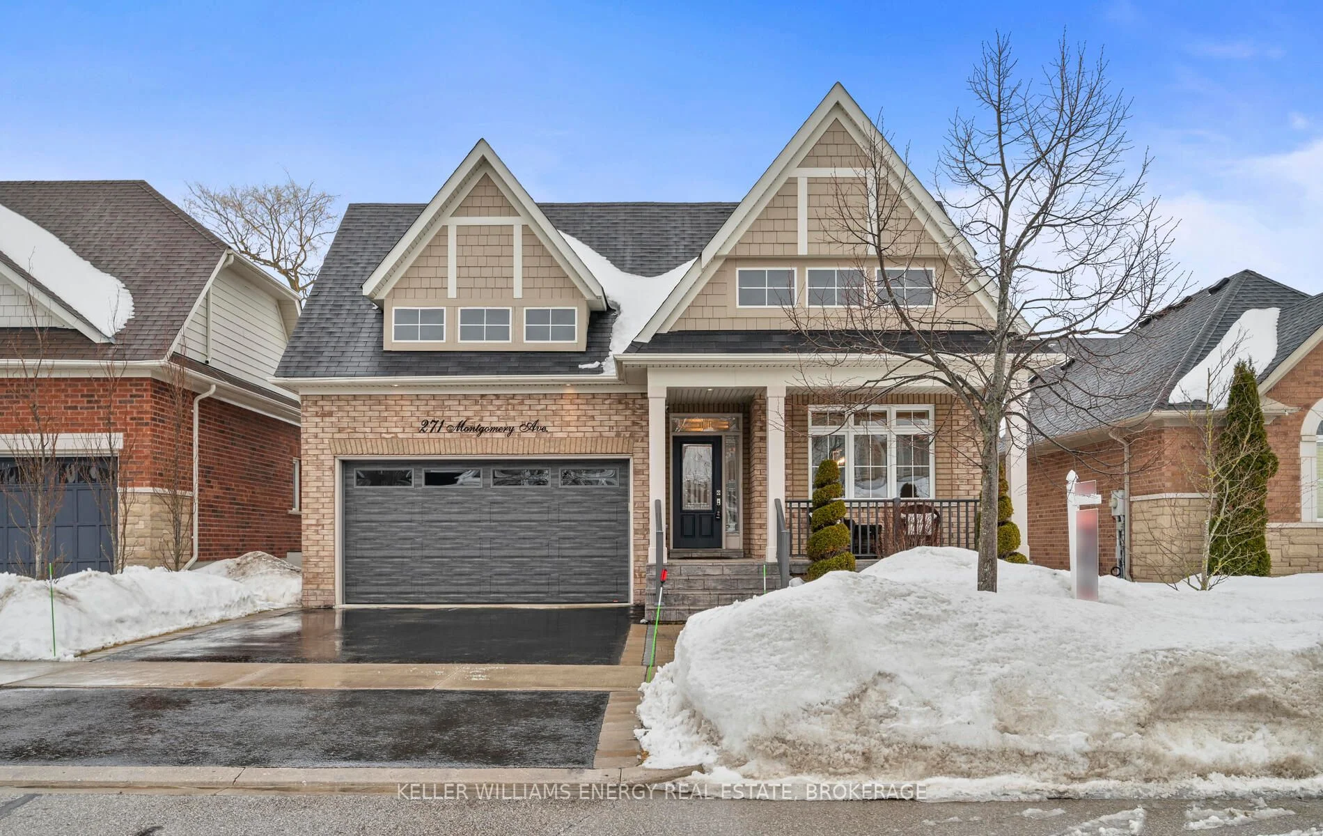 Detached in Whitby
