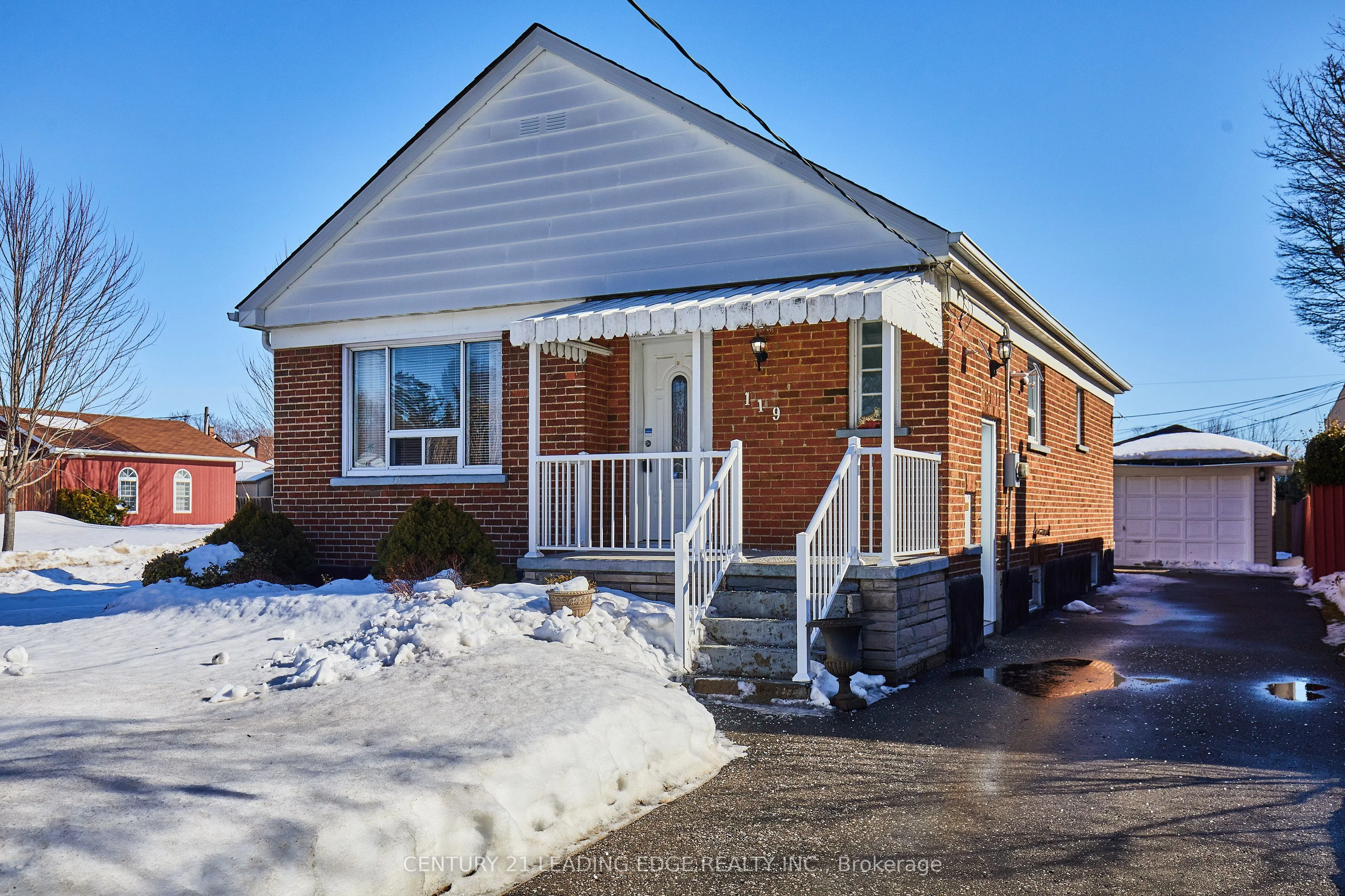 Detached in Oshawa