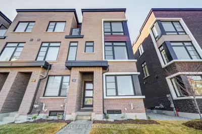 Att/Row/Townhouse in Toronto