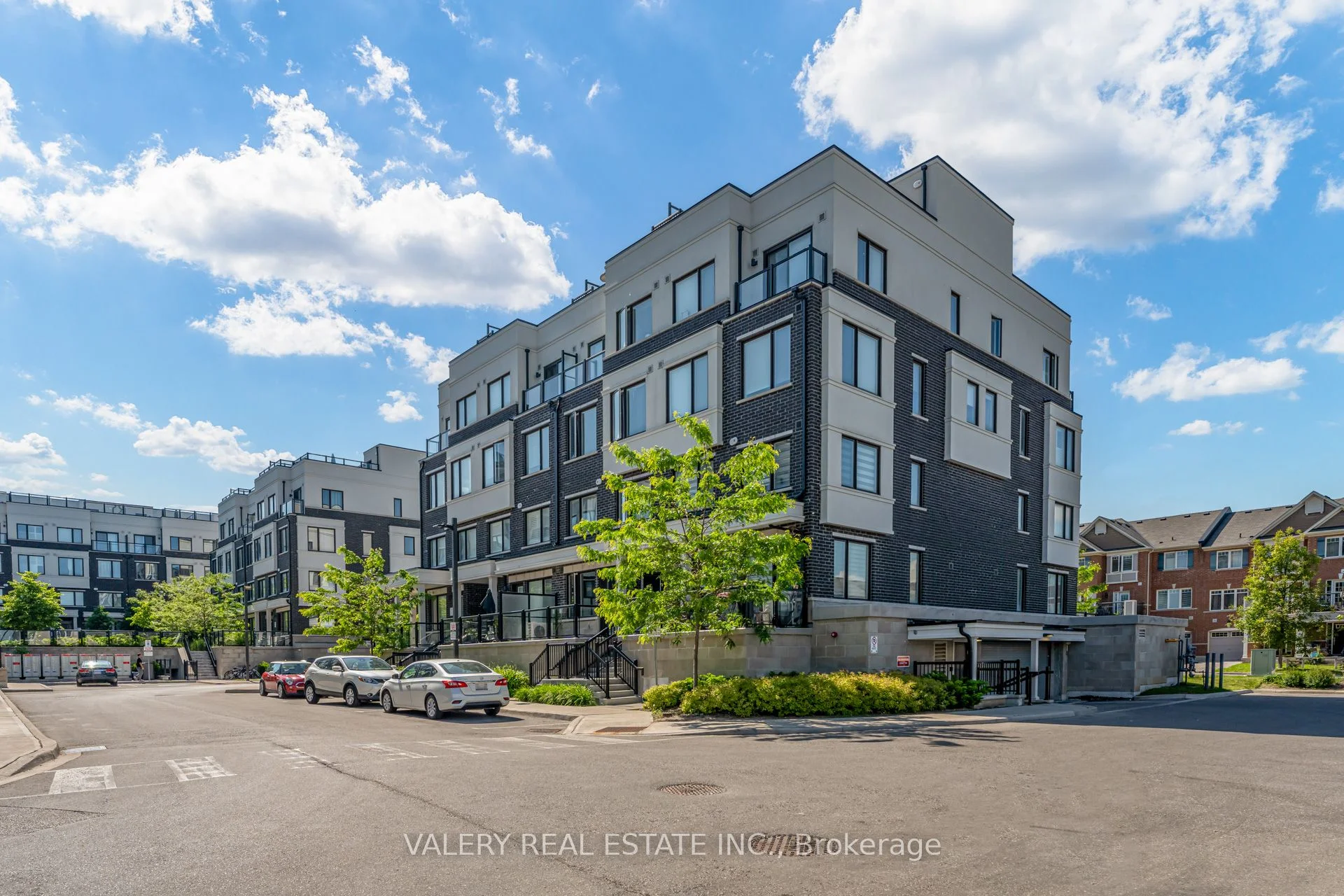 Condo Townhouse in Pickering