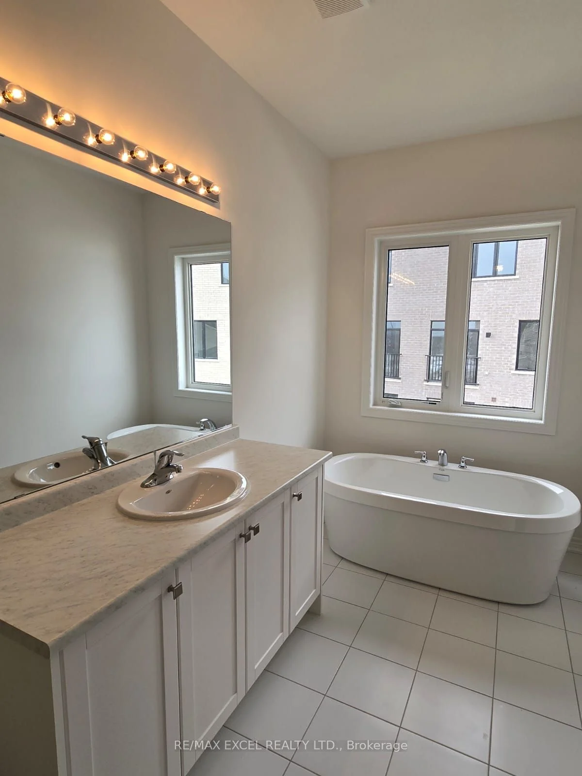 Semi-Detached in Pickering