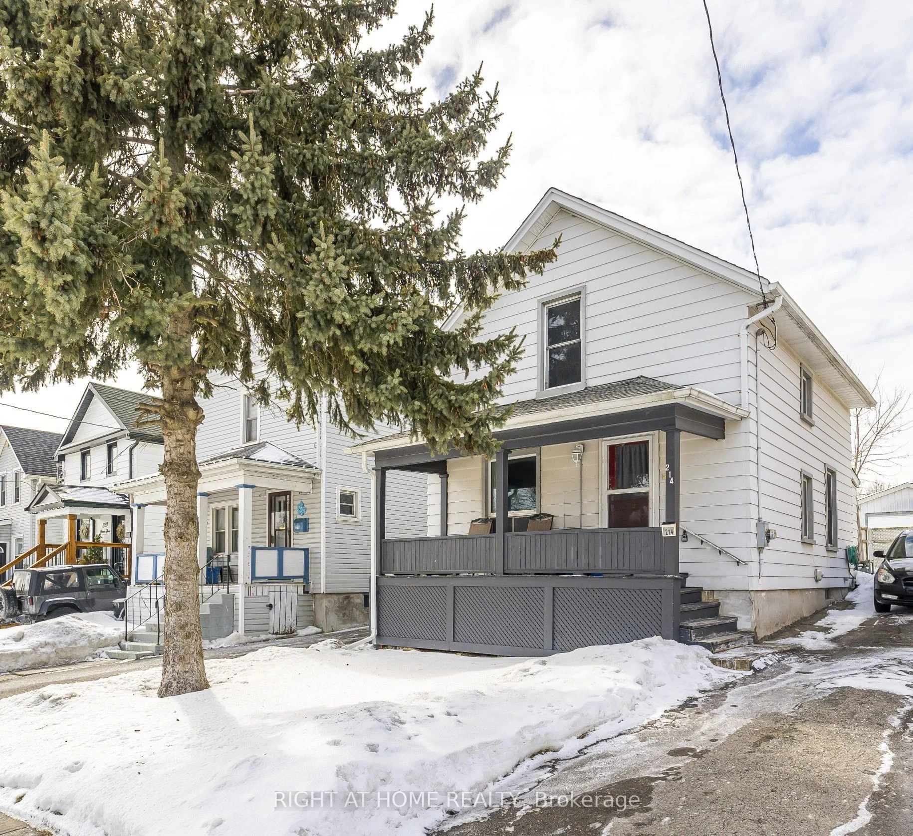Detached in Oshawa