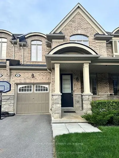 Att/Row/Townhouse in Ajax