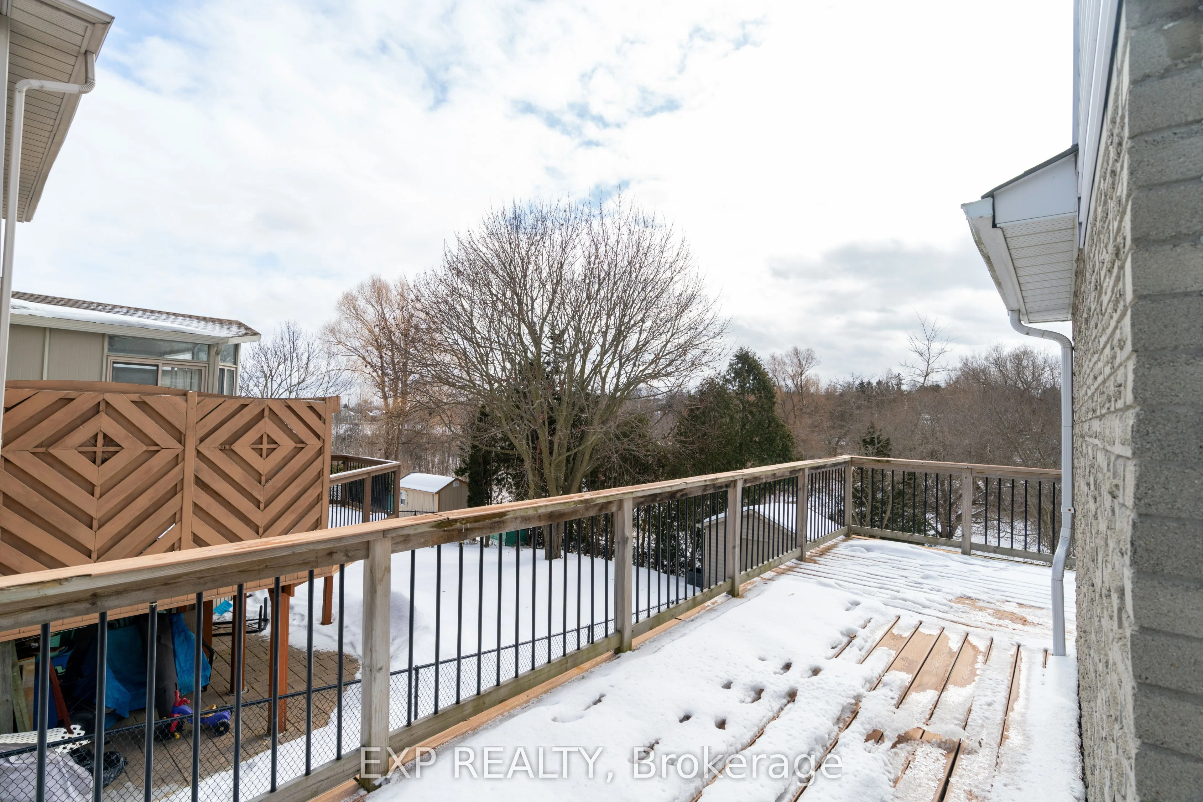 125 Overbank Drive, Oshawa, On L1j 7y9