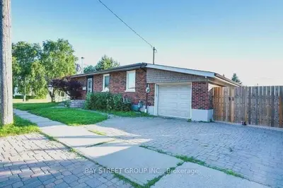 230 Elizabeth Street Basemen, Oshawa, On L1j 5s4
