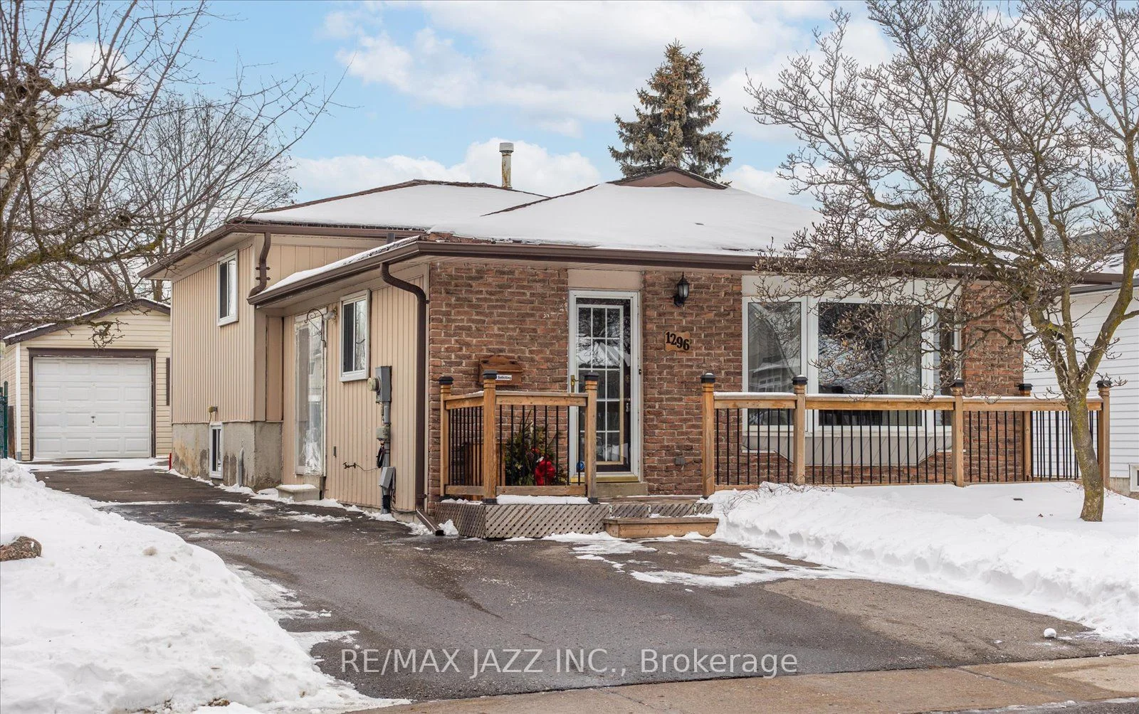 Detached in Oshawa