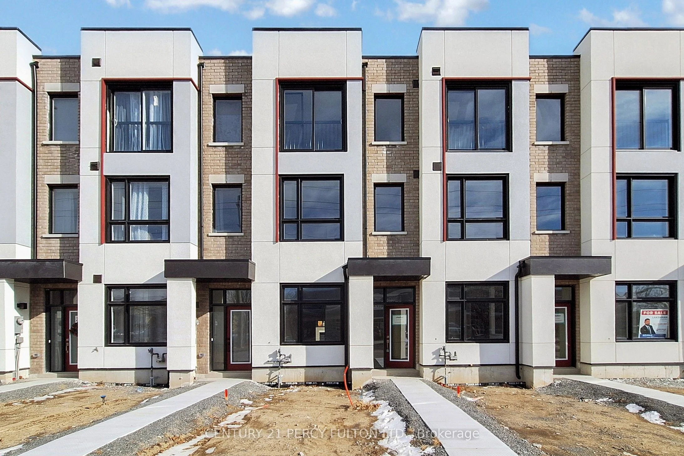 Att/Row/Townhouse in Ajax