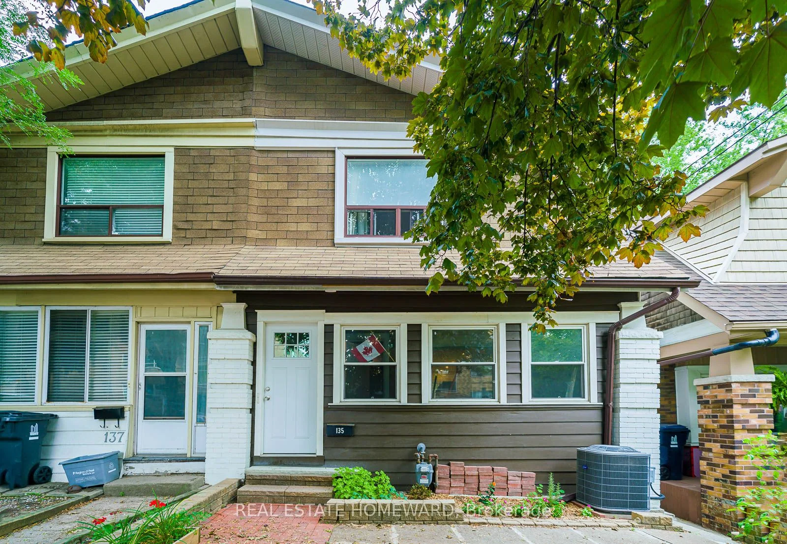 Triplex in Toronto