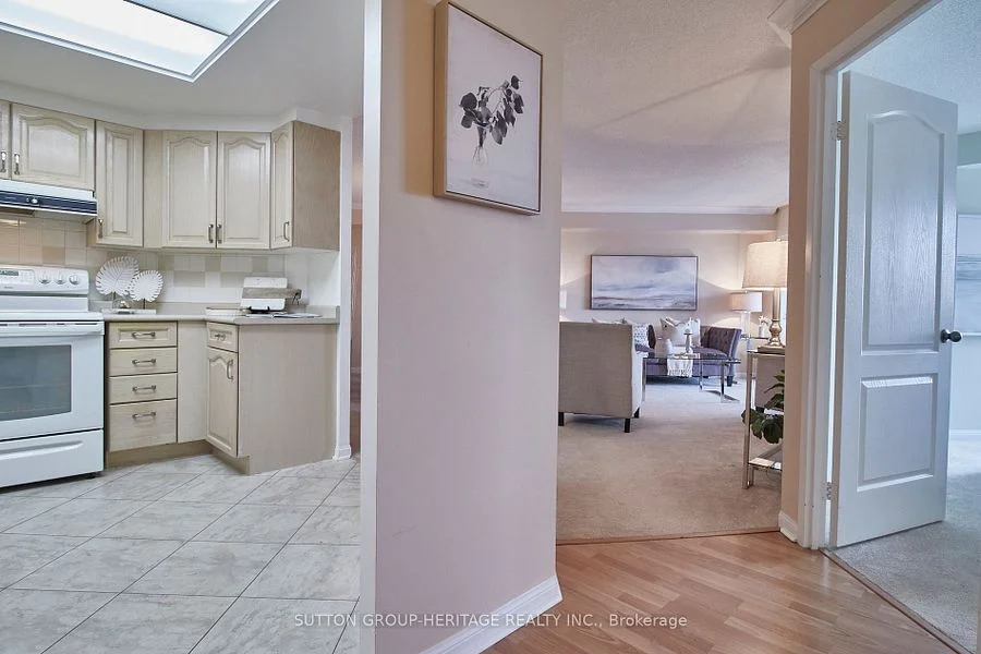 712 Rossland Road E 401, Whitby, On L1n 9e8