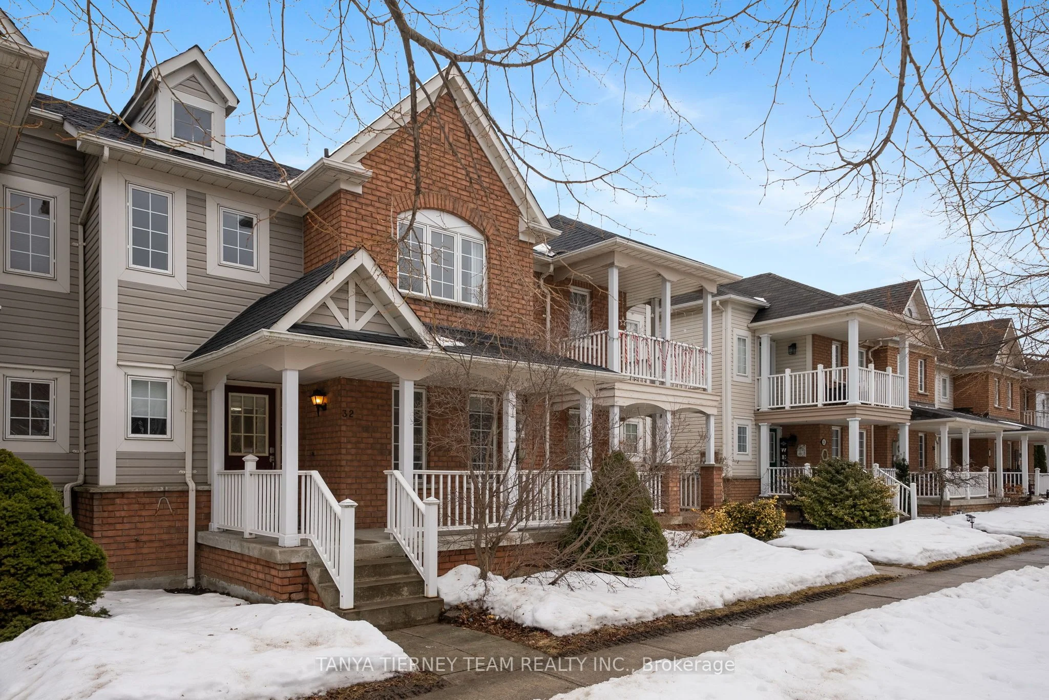 Condo Townhouse in Whitby