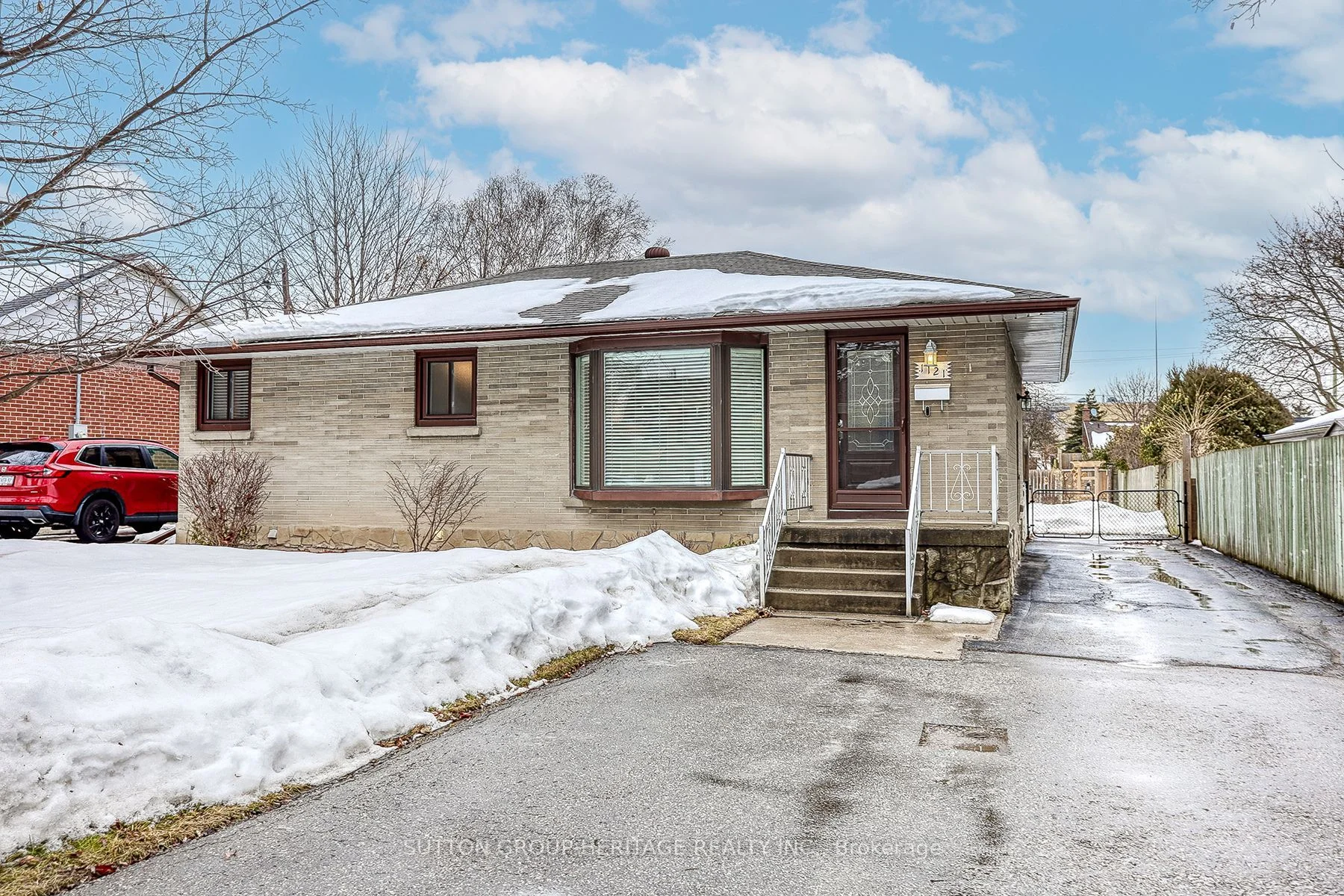 Detached in Whitby