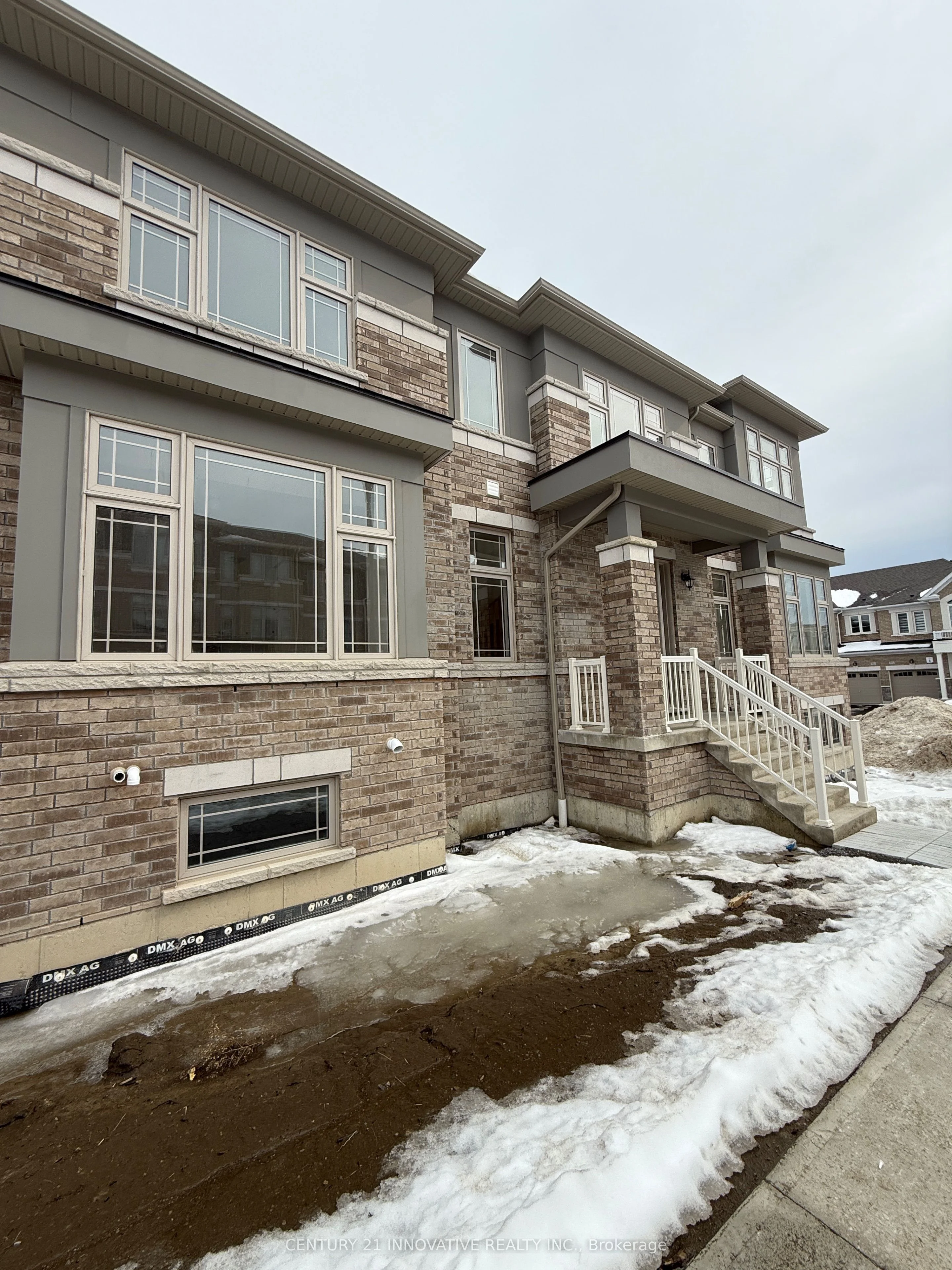 Att/Row/Townhouse in Pickering