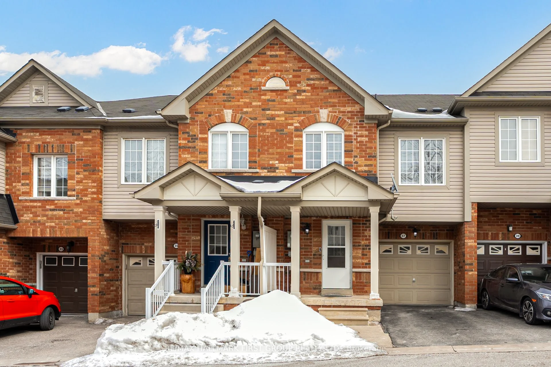 Att/Row/Townhouse in Ajax