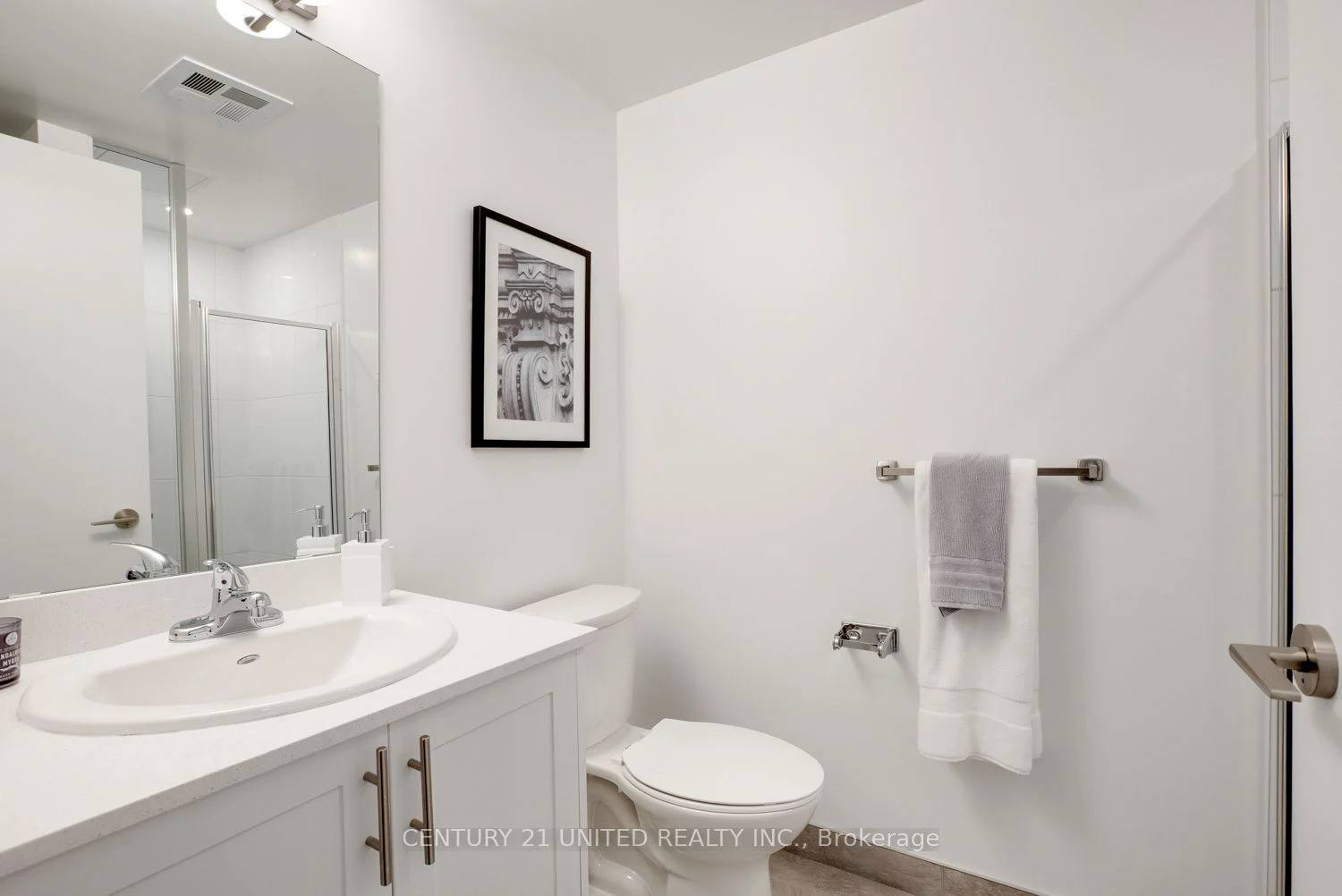 100 Bond Street E 908, Oshawa, ON L1G 0B7