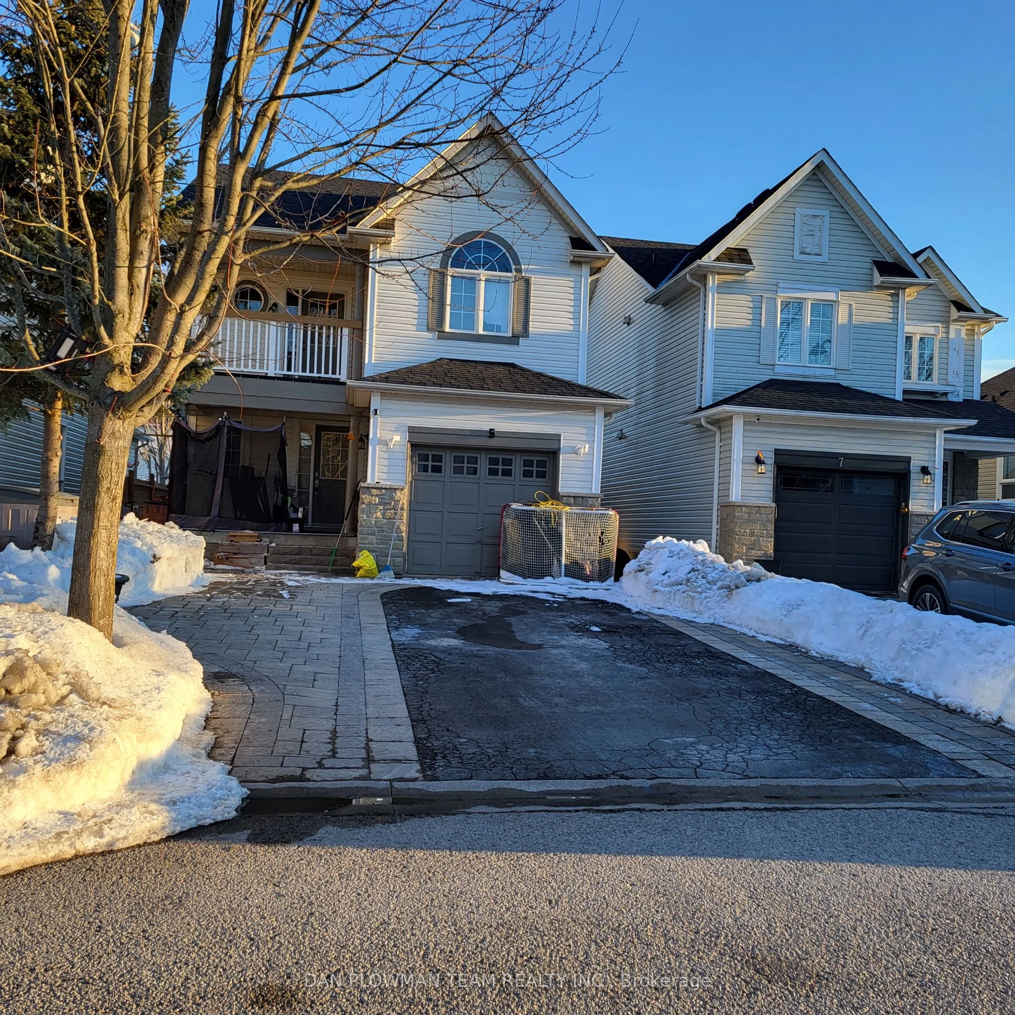 Detached in Whitby
