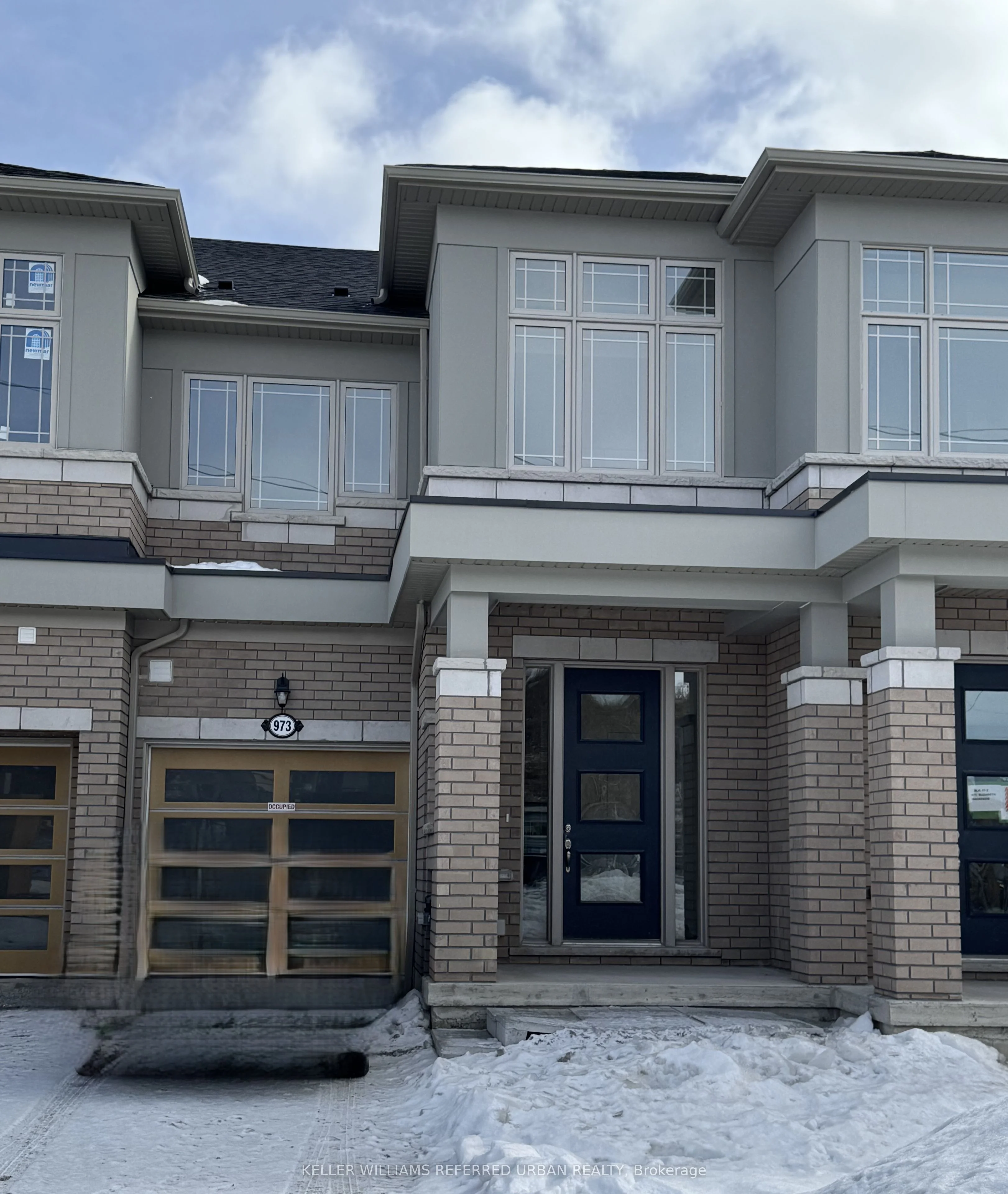 Att/Row/Townhouse in Pickering